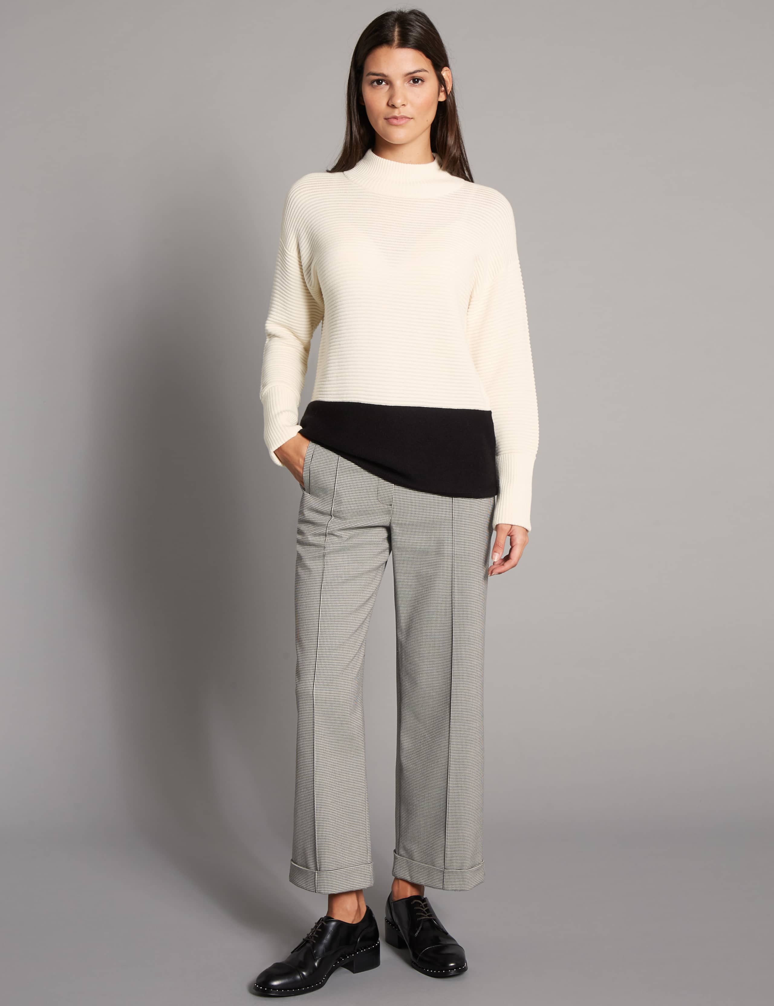 Dogtooth Print Straight Leg Trousers 2 of 5