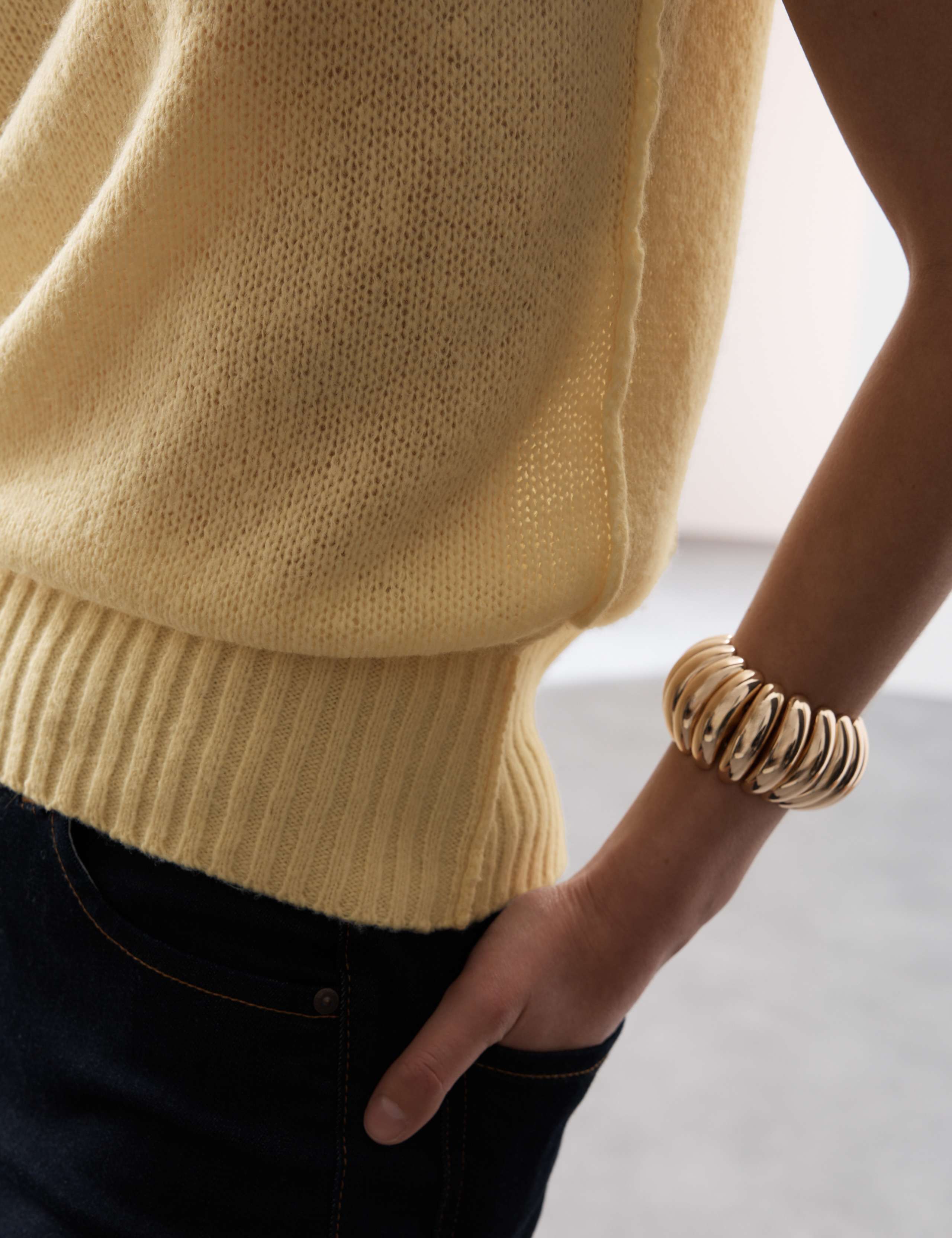 V-Neck Knitted Vest With Cashmere 7 of 8