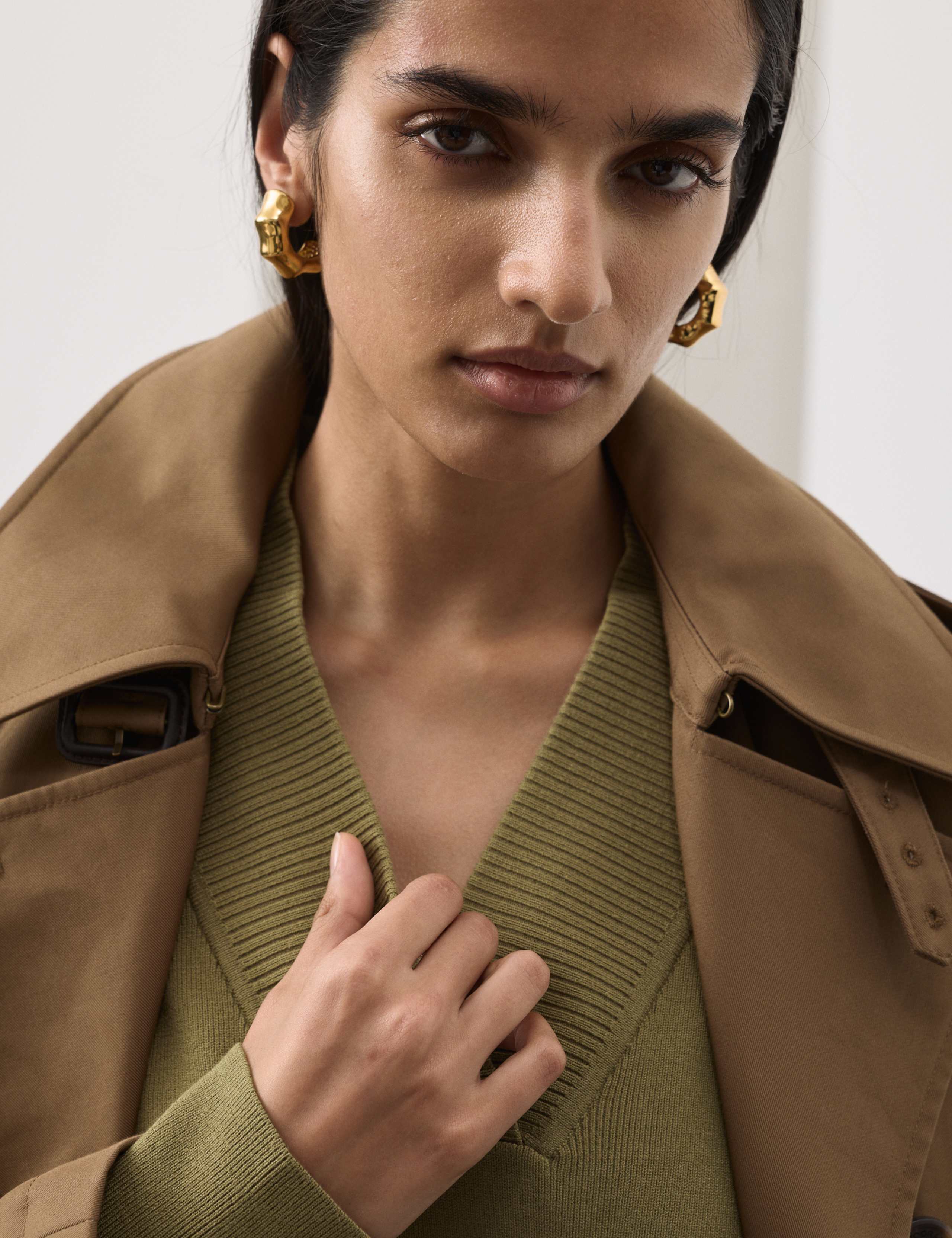 Ribbed Cropped V-Neck Jumper 3 of 6