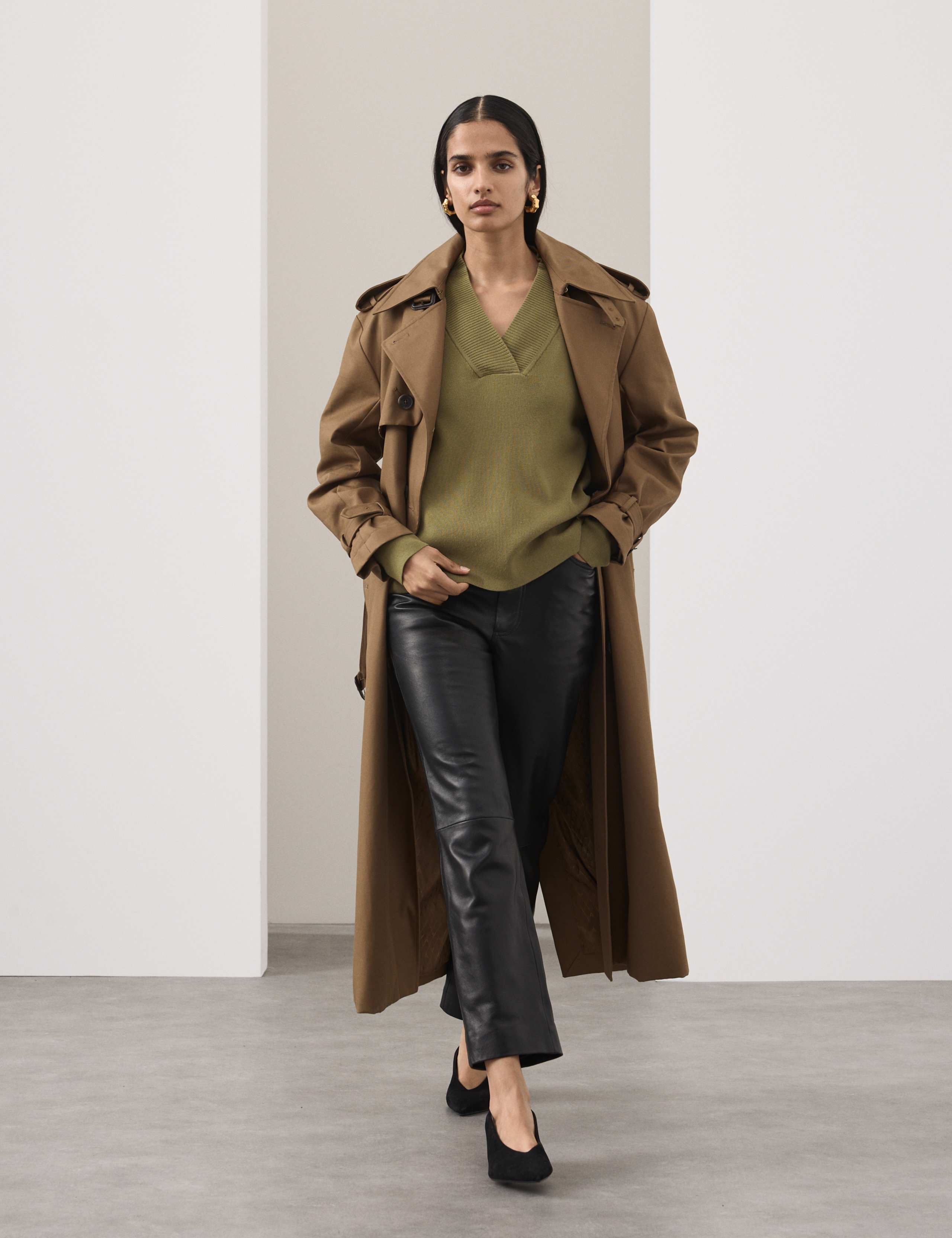 Ribbed Cropped V-Neck Jumper 4 of 6