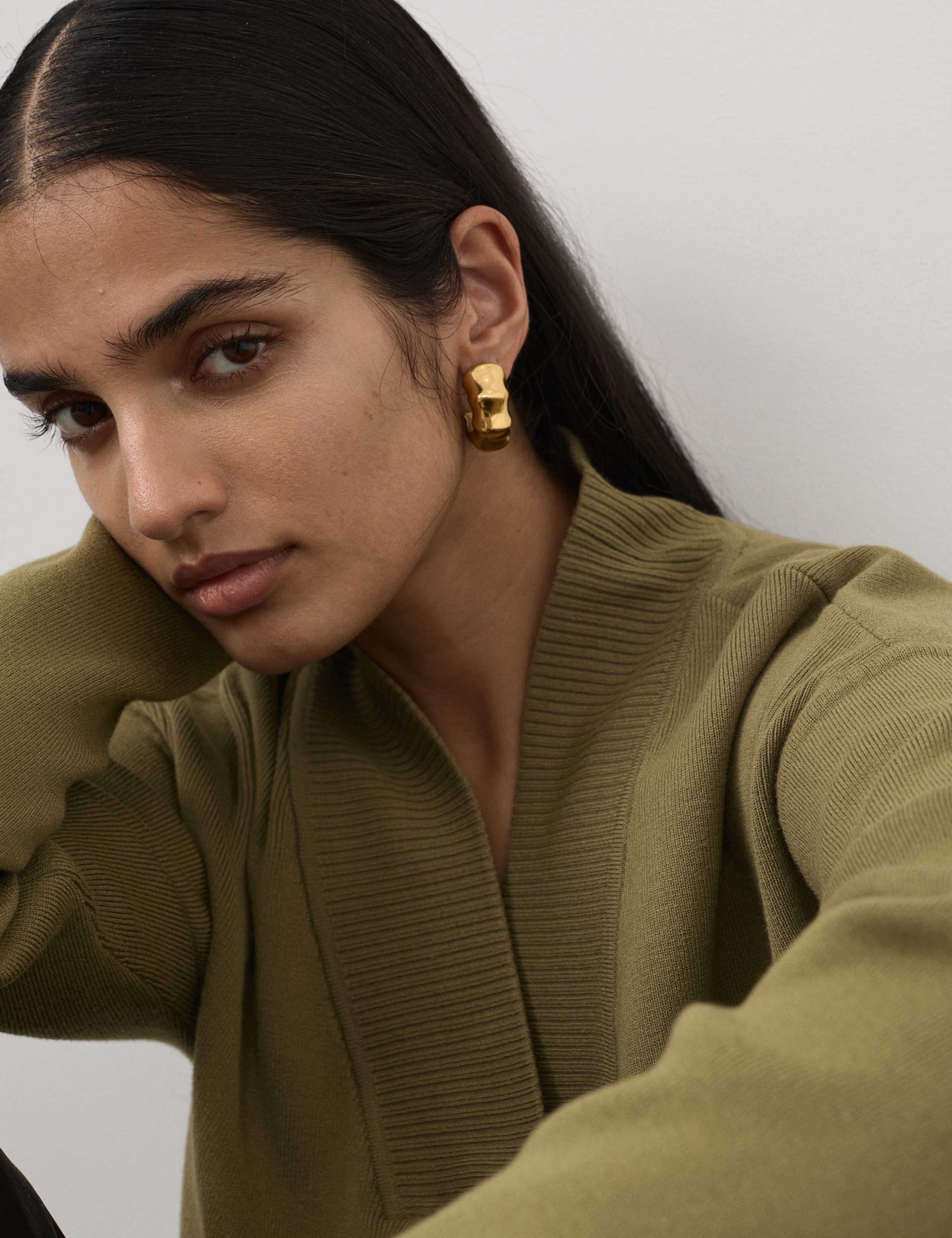 Ribbed Cropped V-Neck Jumper 5 of 6