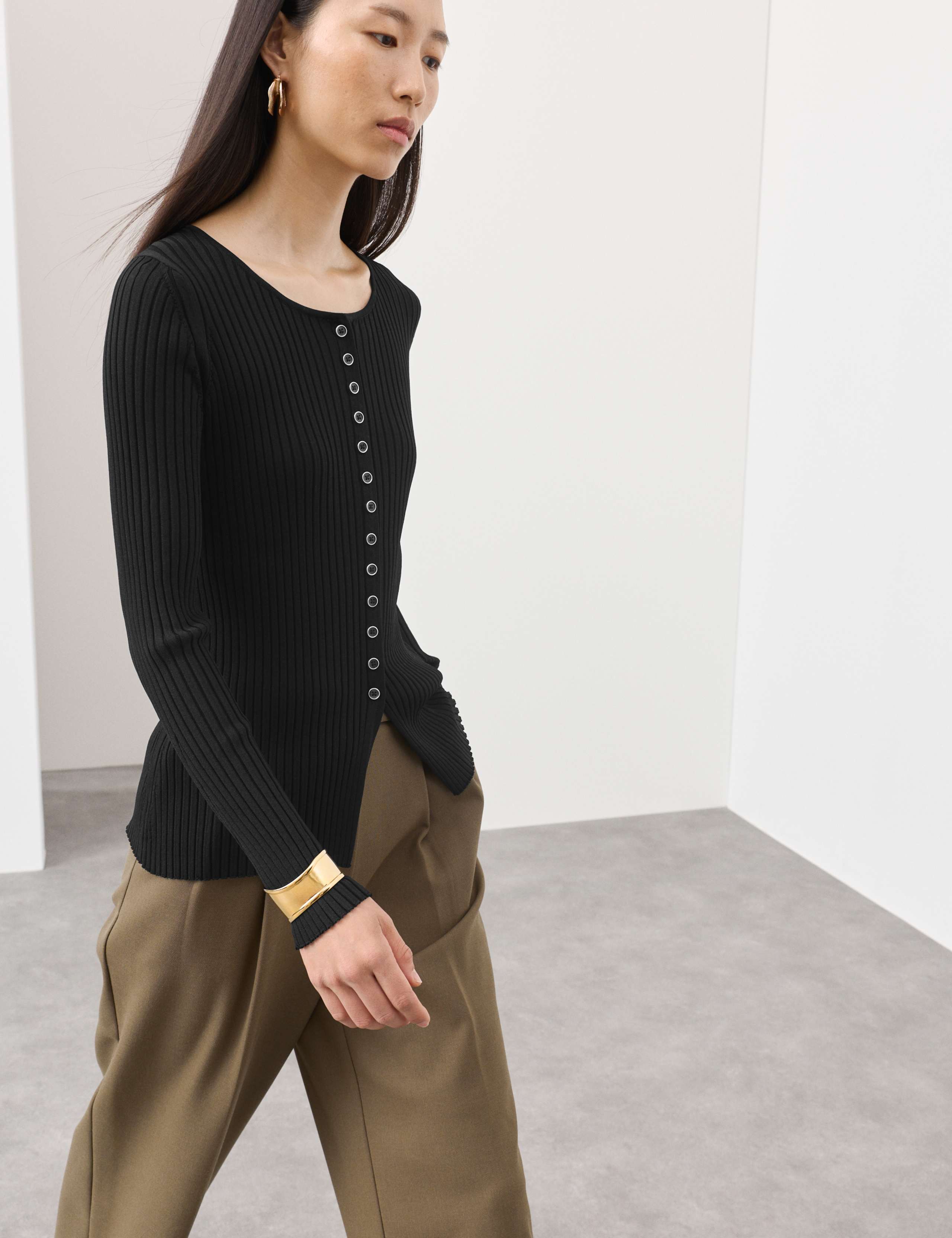 Ribbed Crew Neck Cardigan 3 of 4