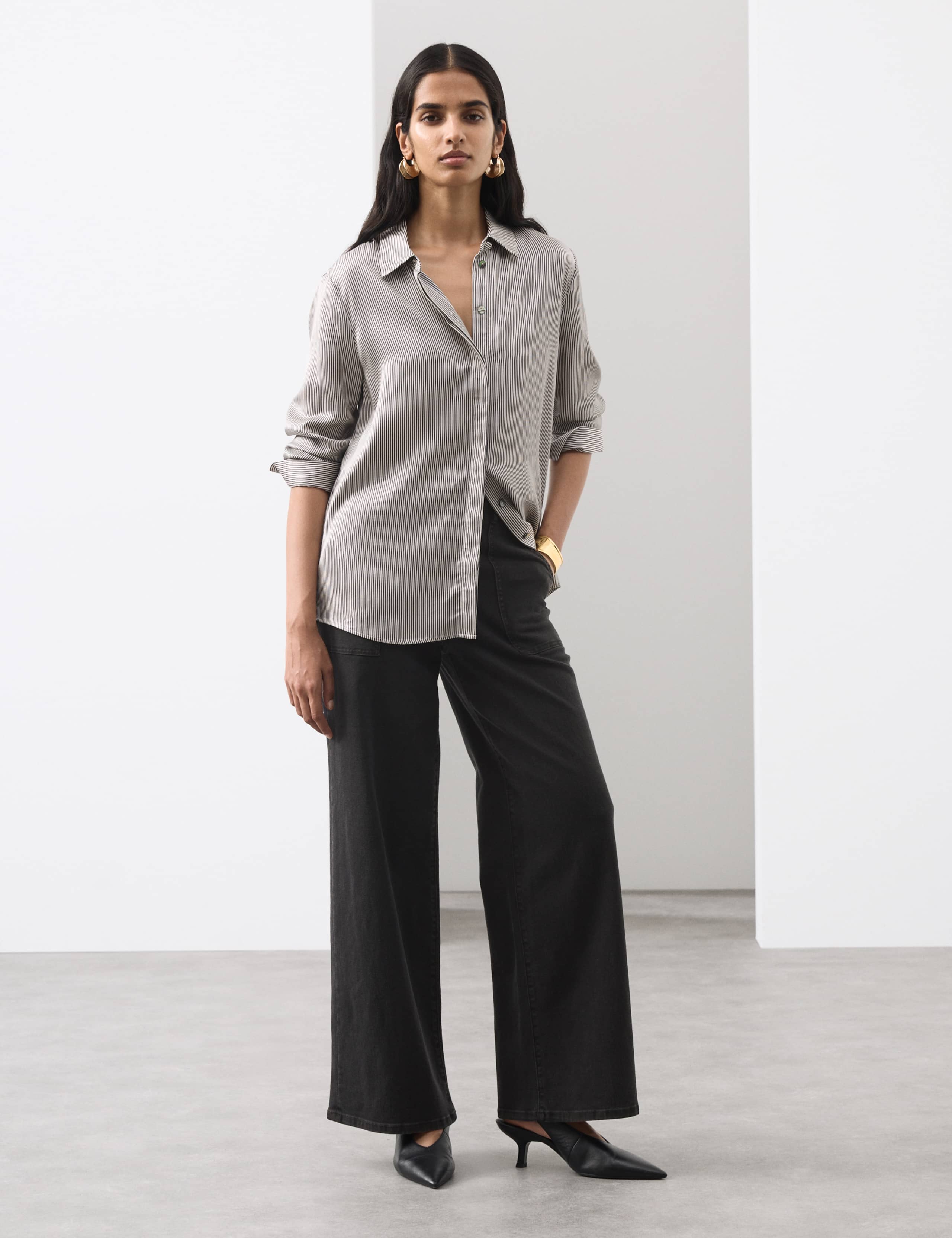 High Waisted Straight Leg Carpenter Jean 1 of 7