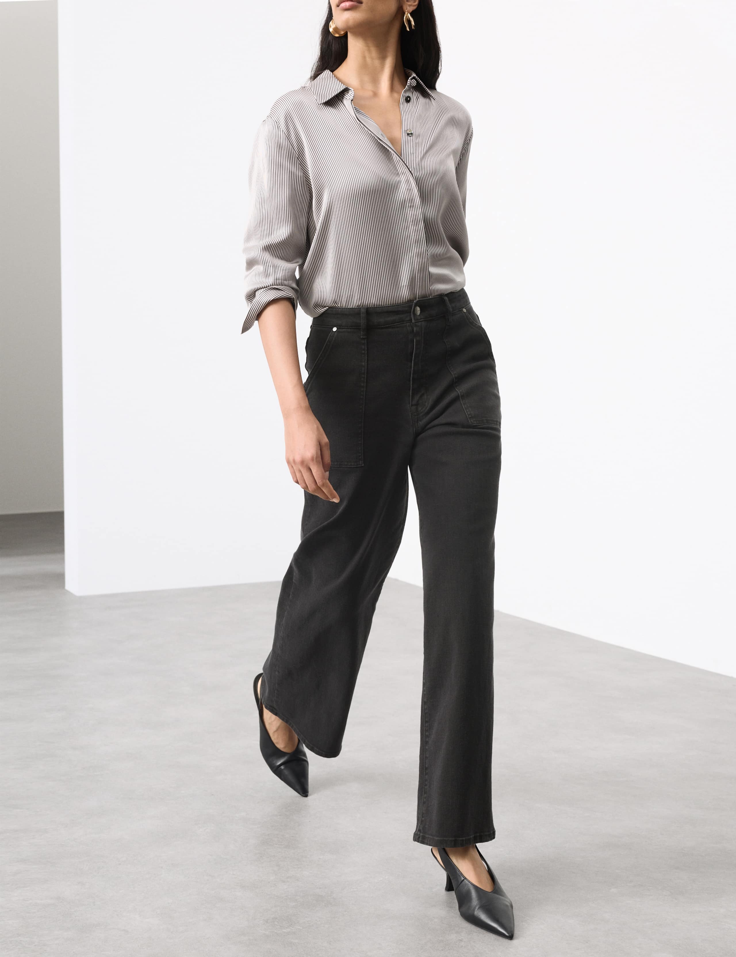 High Waisted Straight Leg Carpenter Jean 3 of 7