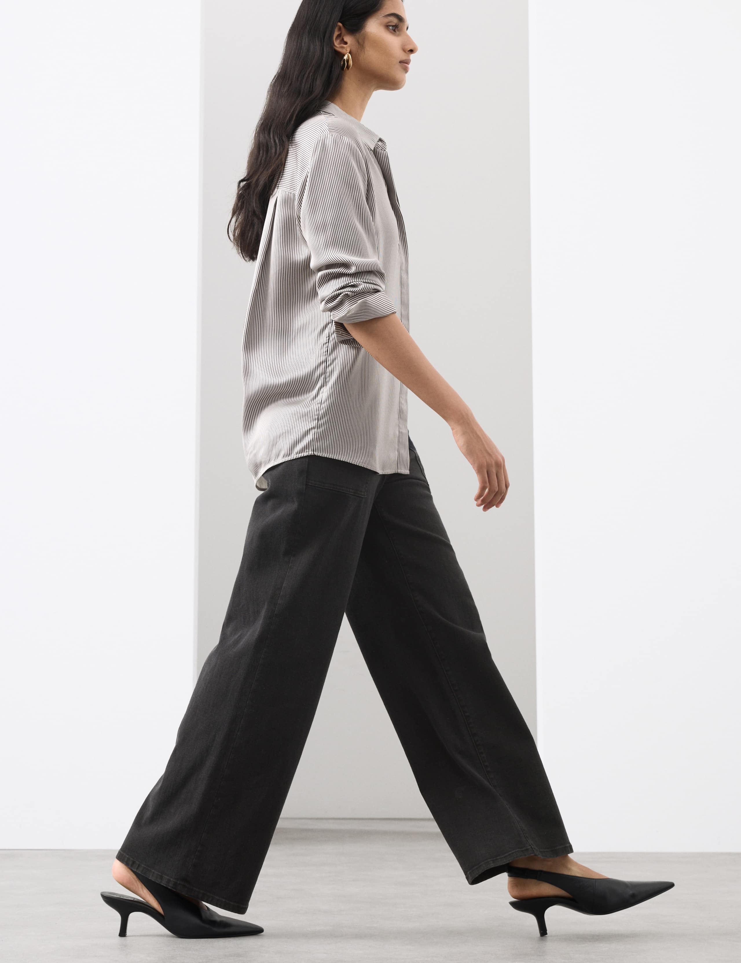 High Waisted Straight Leg Carpenter Jean 6 of 7