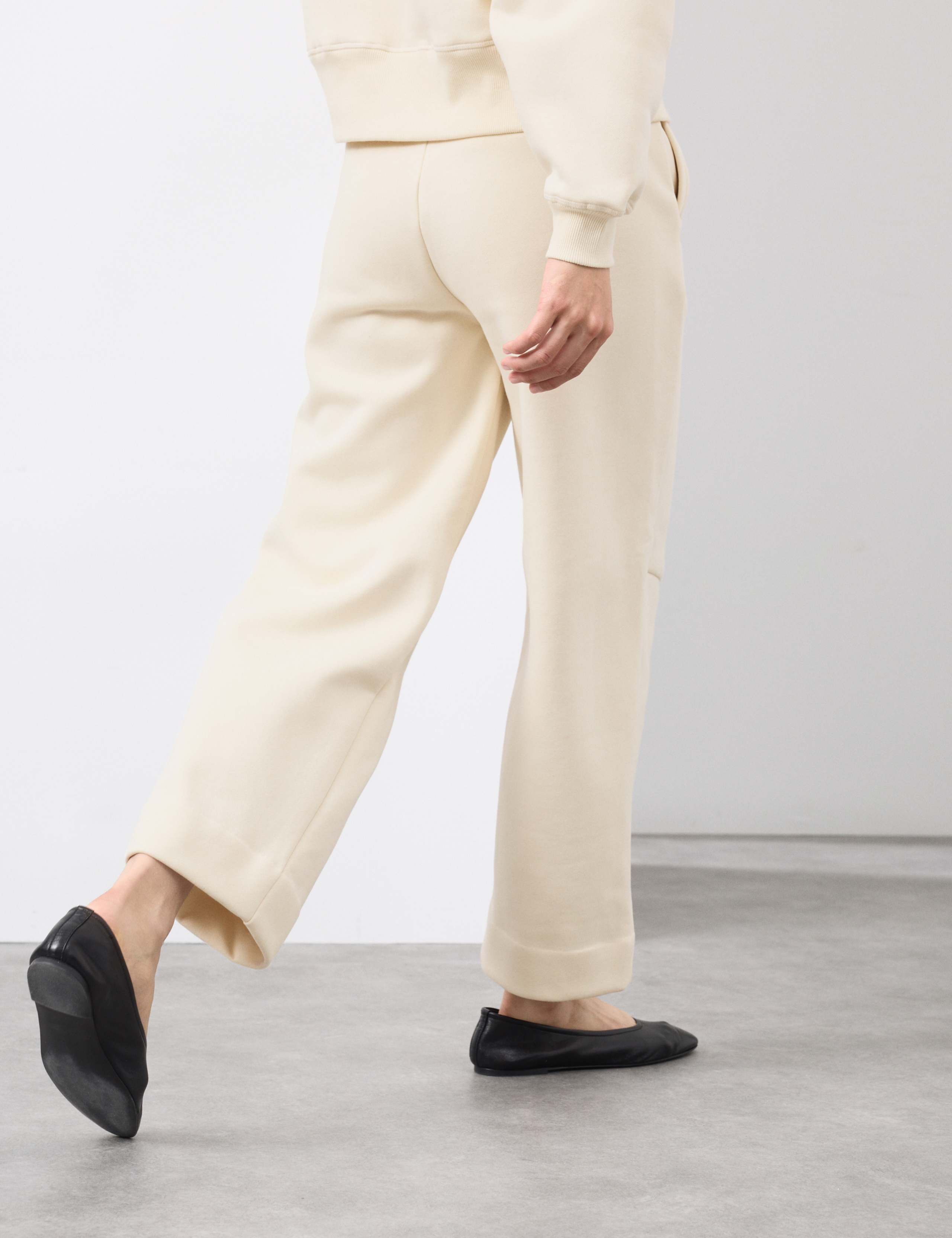 Brushed Barrel Leg Ankle Grazer Joggers 4 of 6