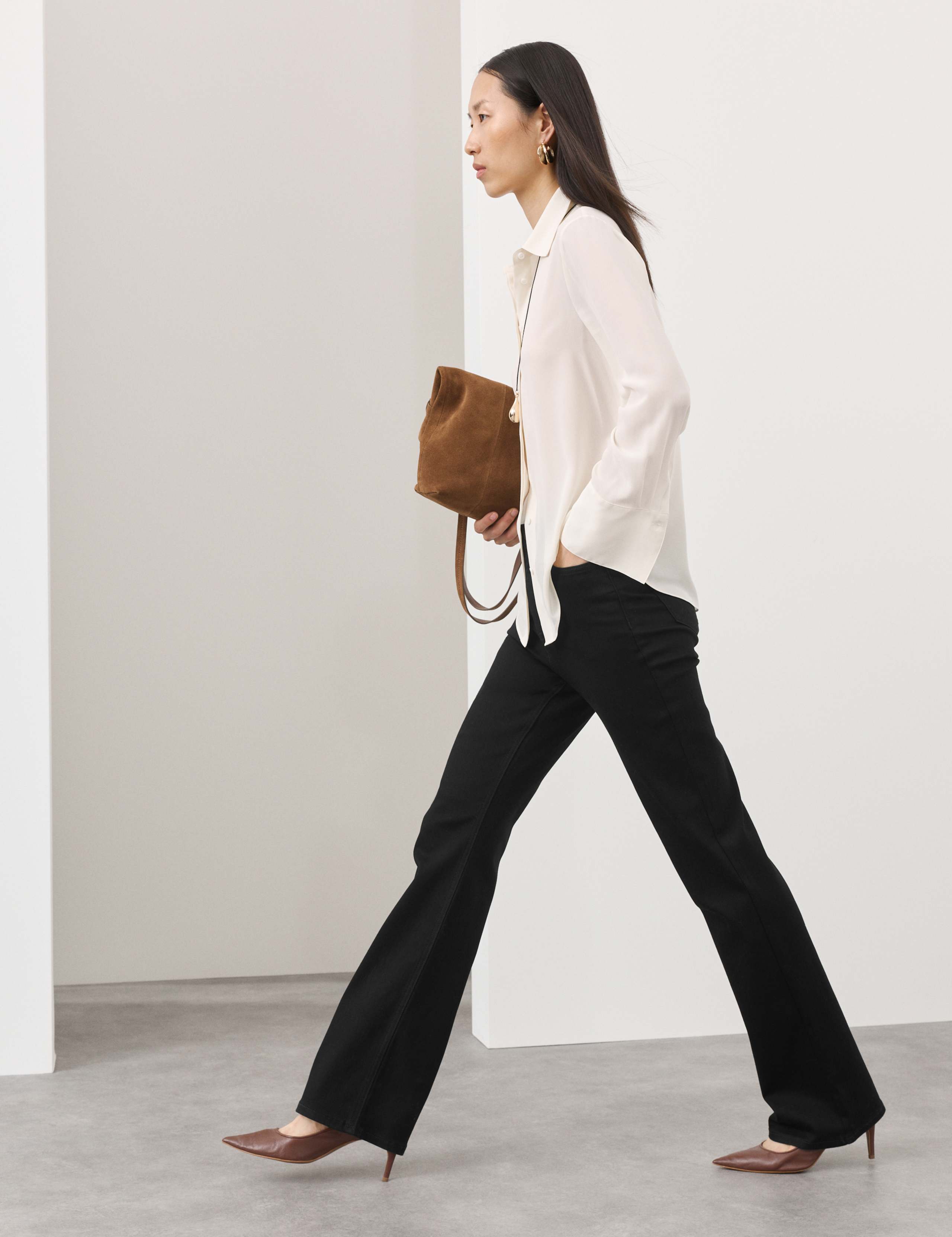 Lyocell Blend High Waisted Flared Jeans 3 of 6