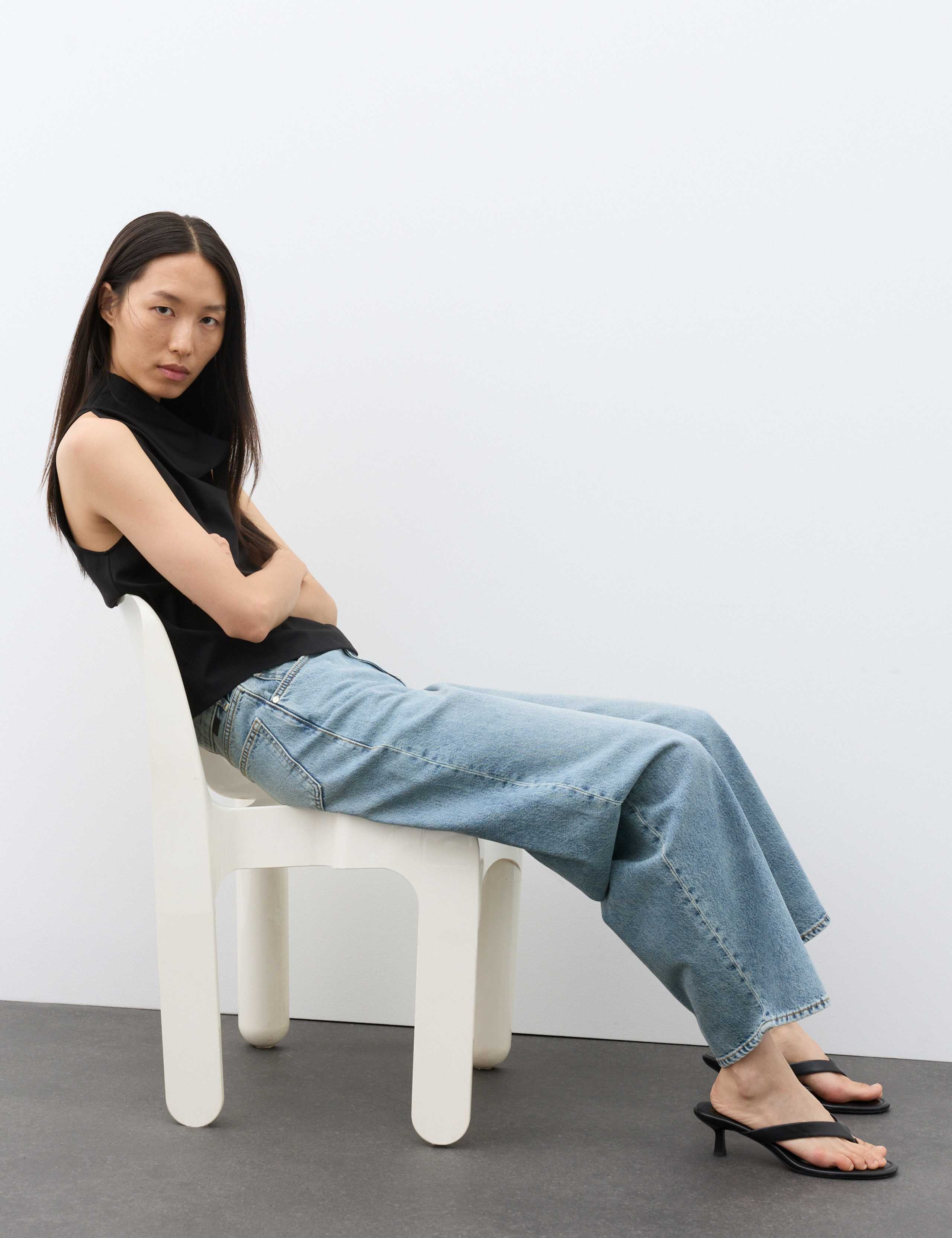 High Waisted Barrel Leg Jeans 4 of 7