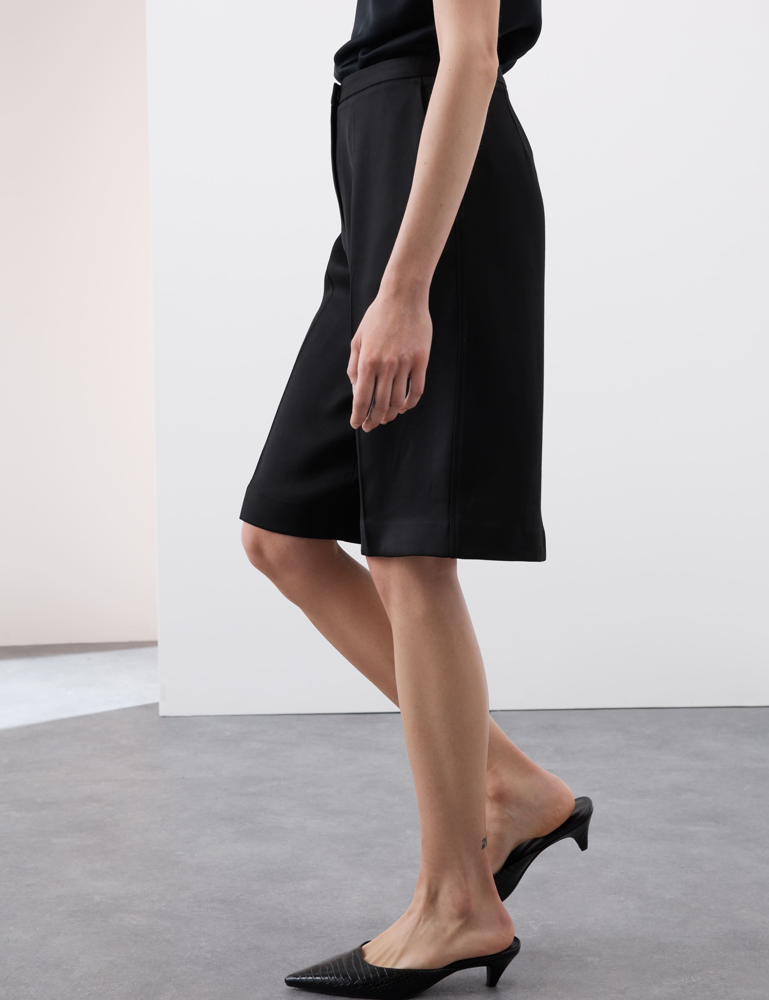 Twill High Waisted Bermuda Shorts 5 of 5