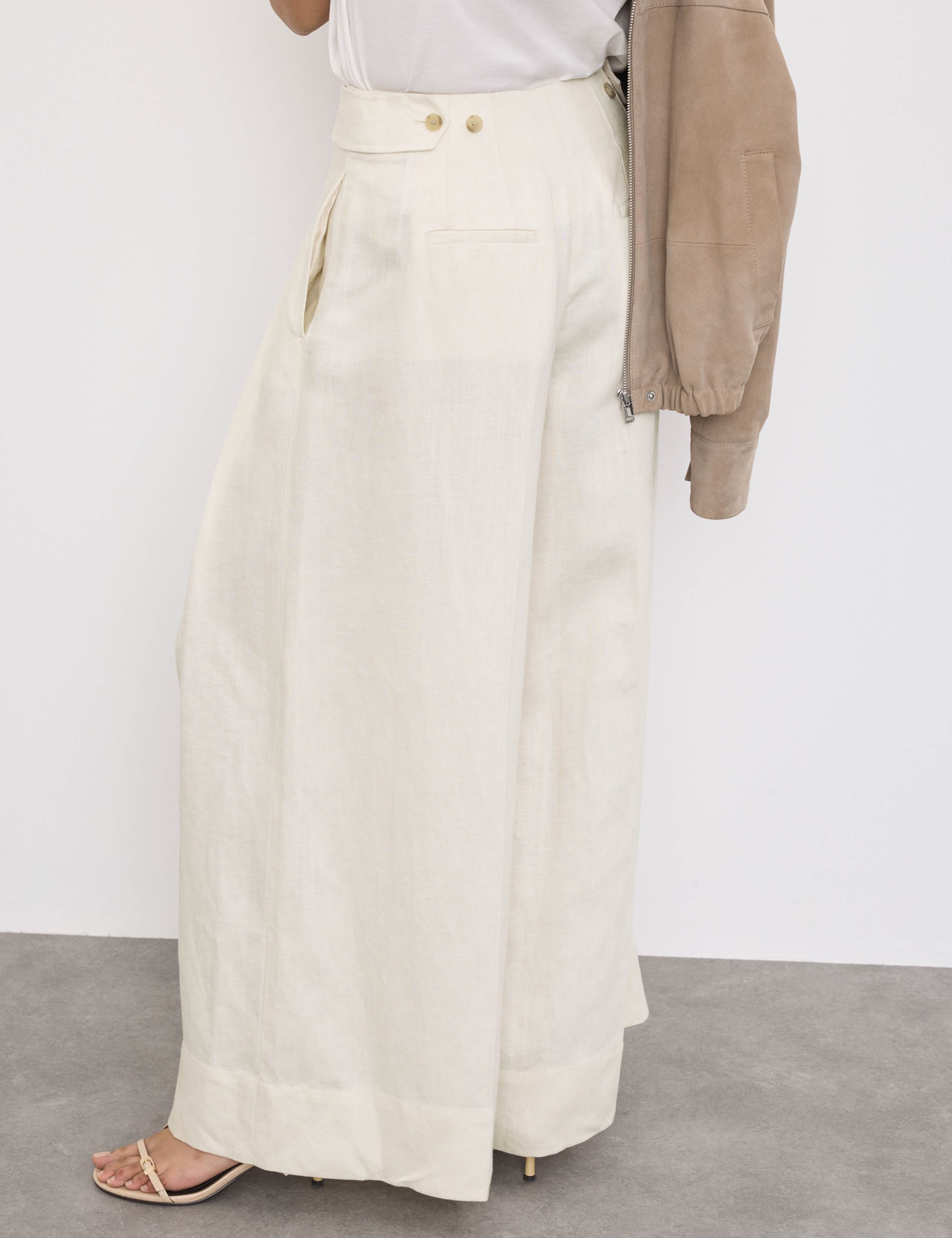 Linen Blend Pleat Front Wide Leg Trousers 3 of 7