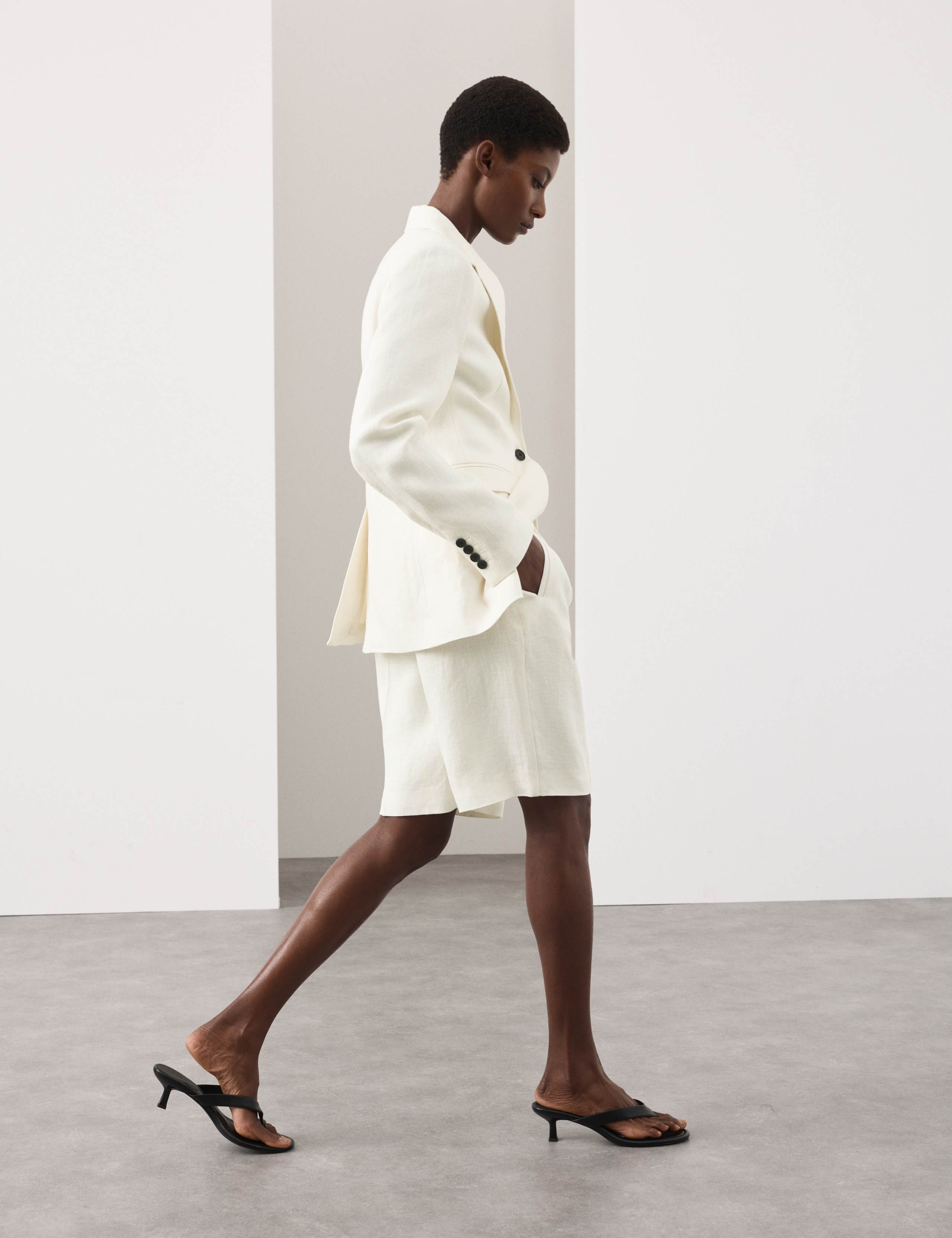 Pure Linen Tailored Shorts 5 of 5