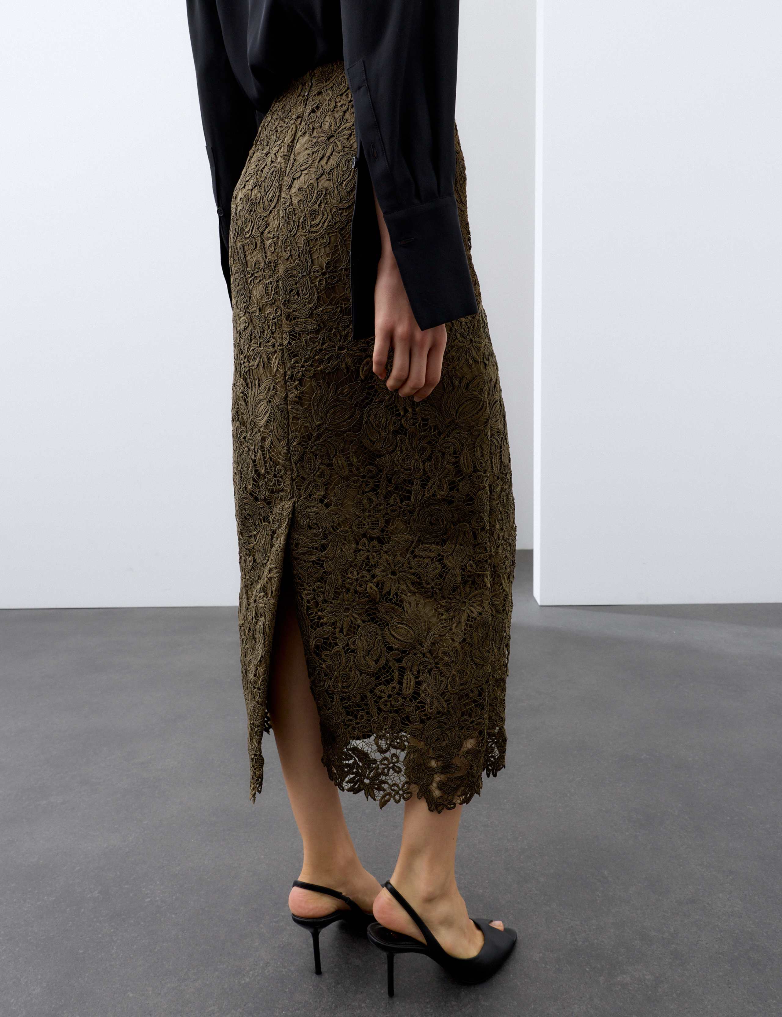 Lace Split Back Maxi Straight Skirt 3 of 6