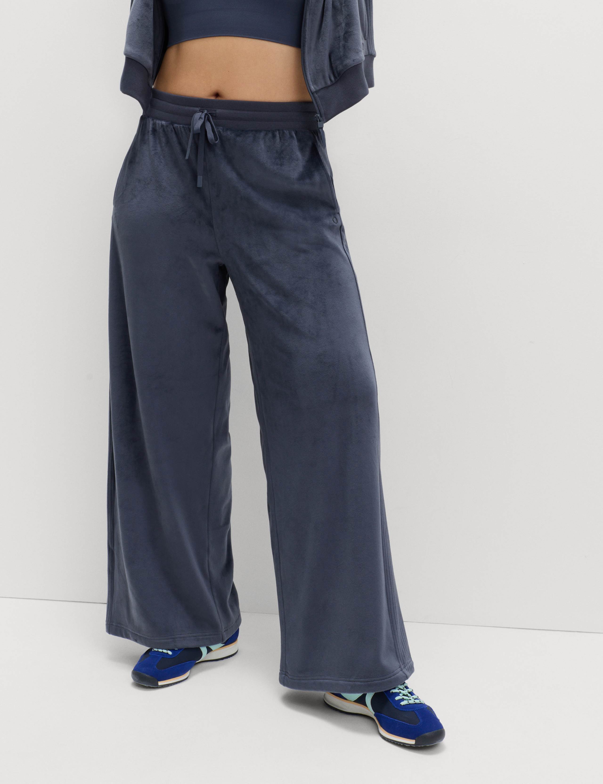 Super Soft Velour High Waisted Wide Leg Joggers 3 of 7