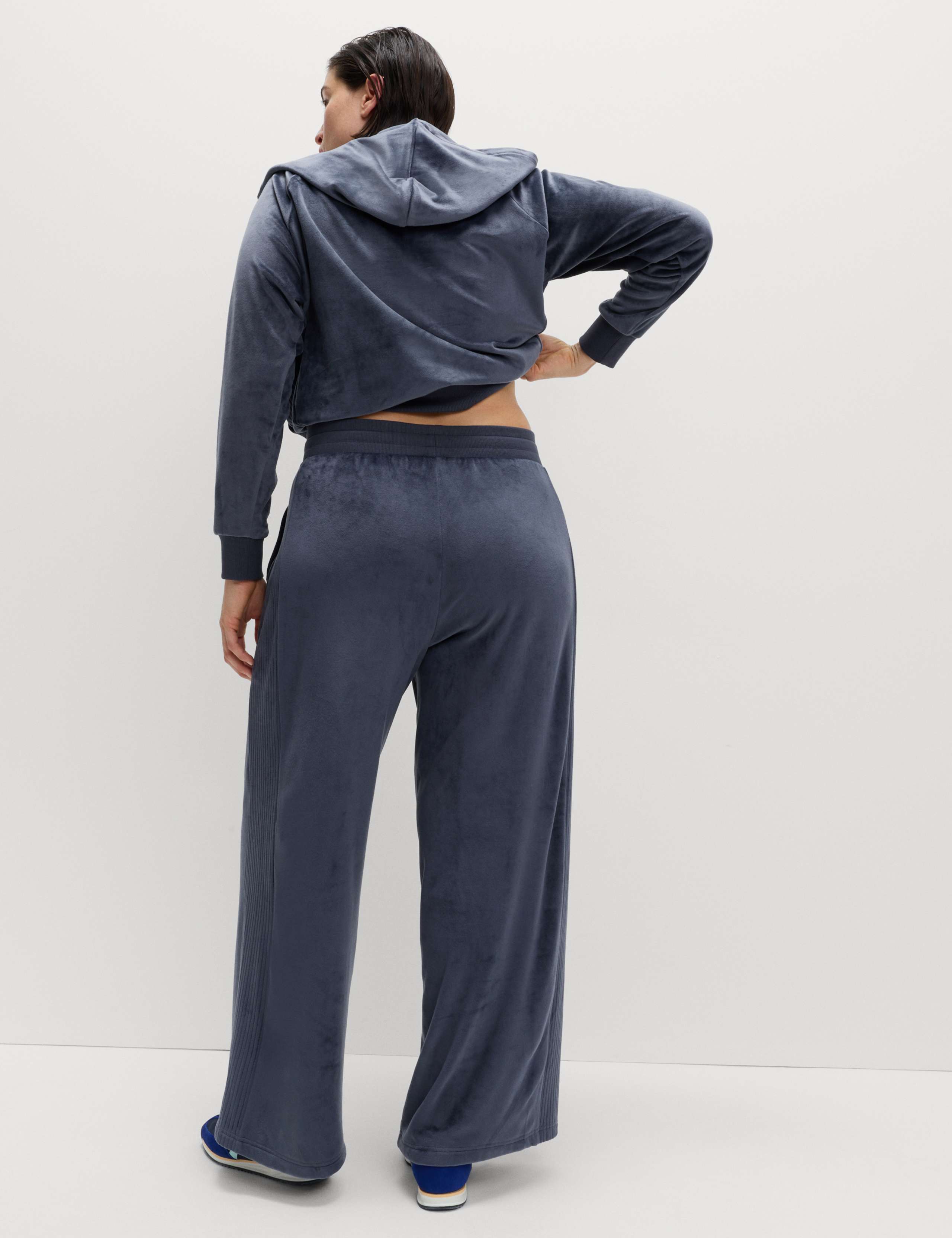Super Soft Velour High Waisted Wide Leg Joggers 5 of 7
