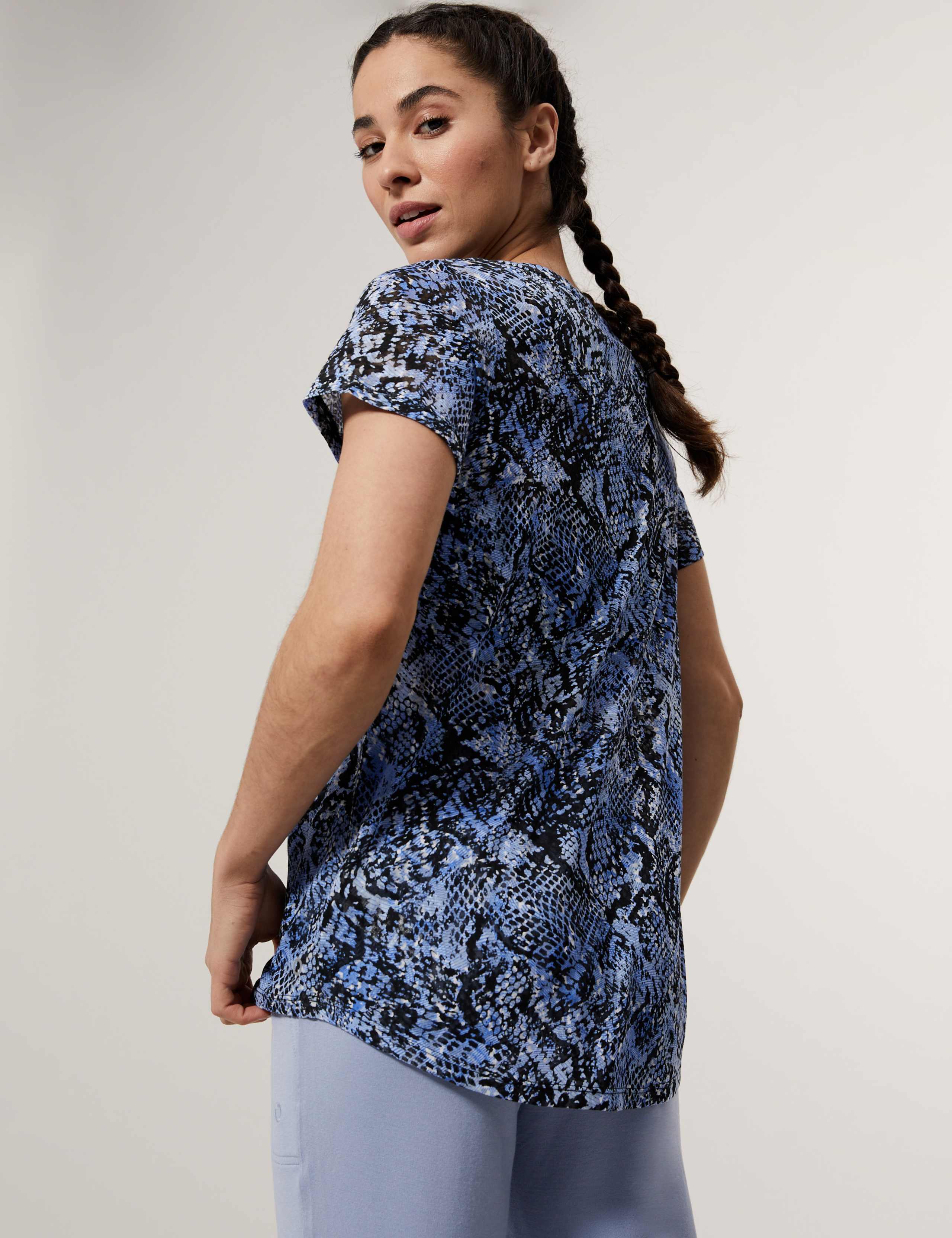 Lightweight Printed Scoop Neck T-Shirt 6 of 7