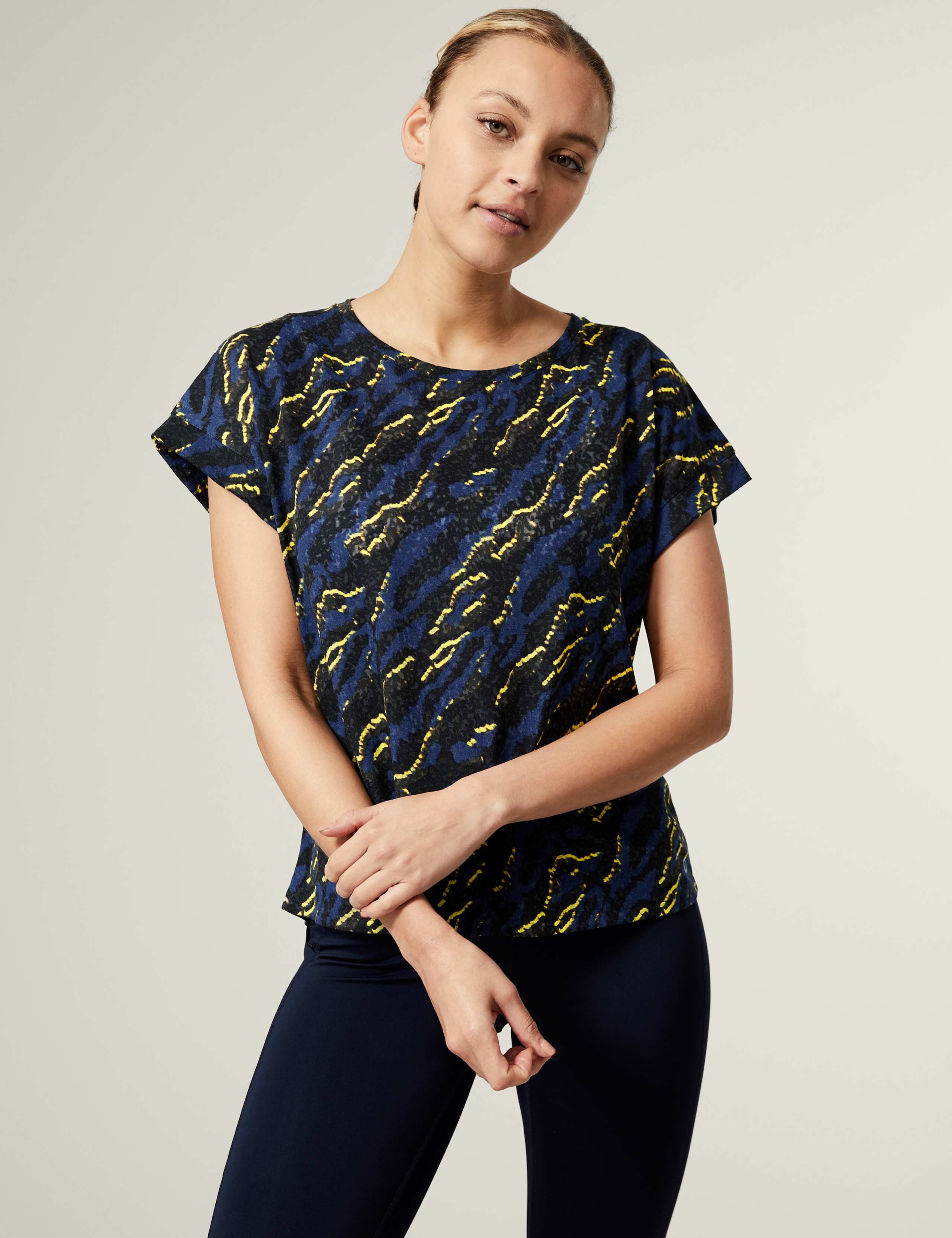Printed Scoop Neck Relaxed T-Shirt 4 of 6