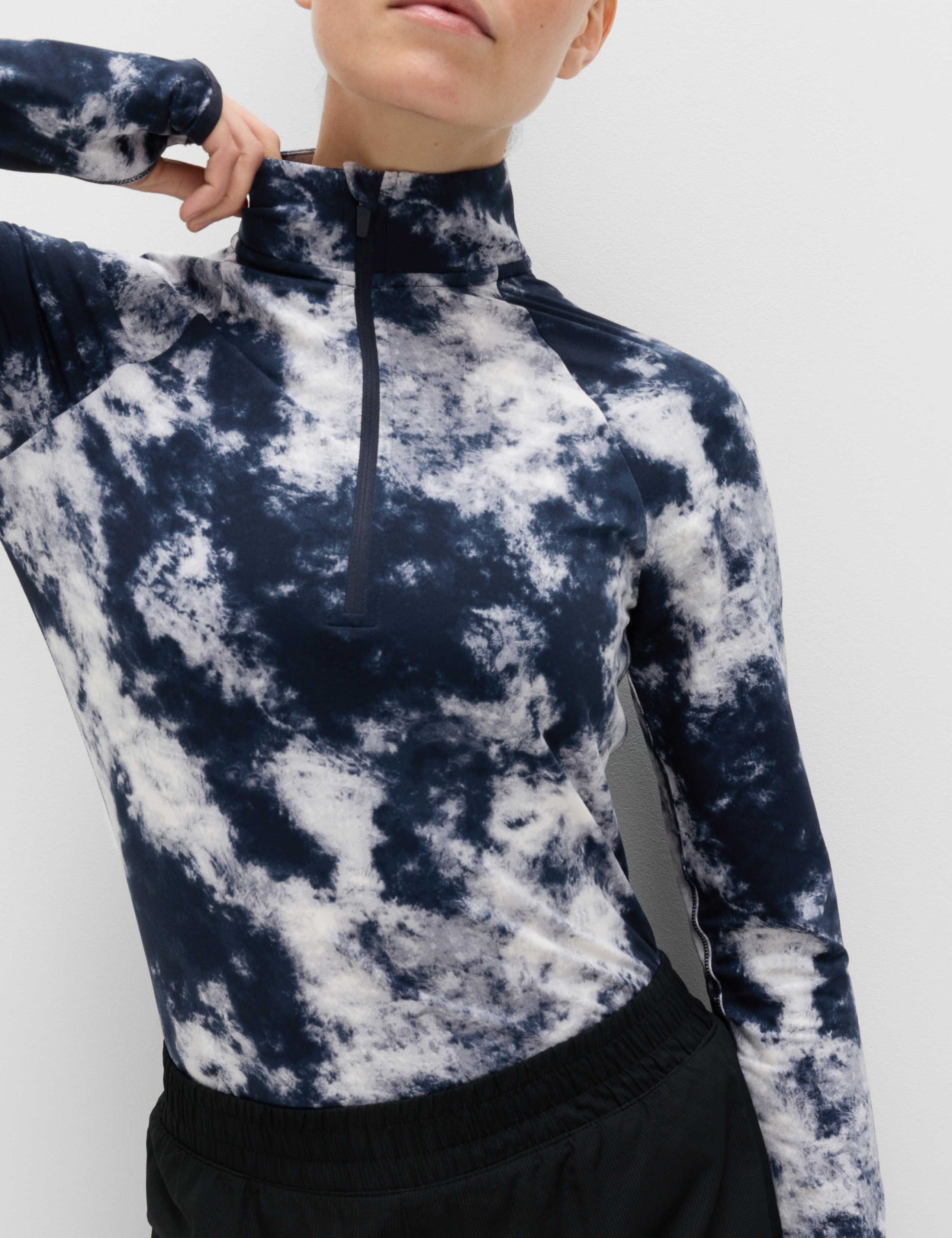 Ultraheat™ Printed Half Zip Running Top 3 of 6