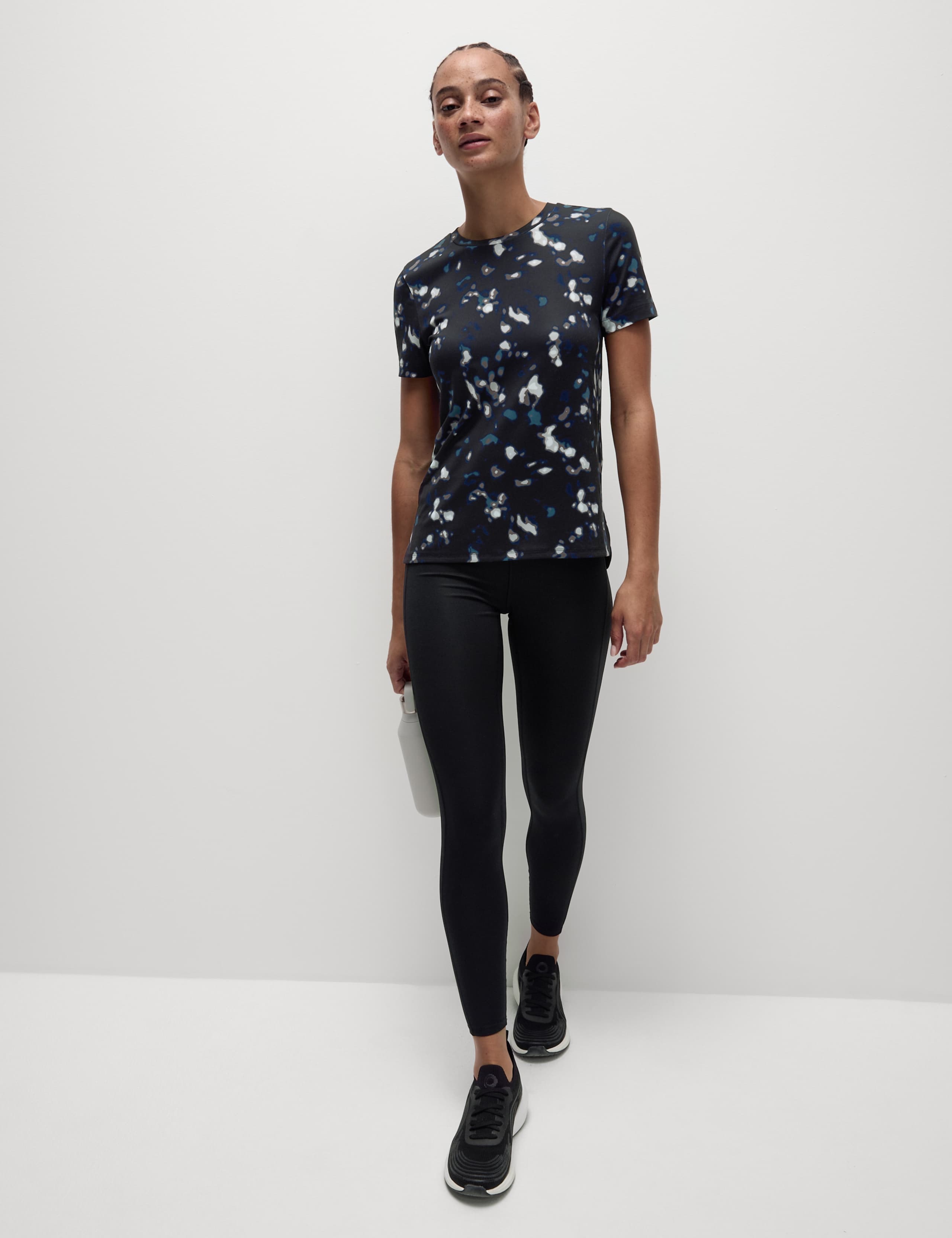 Printed Scoop Neck Fitted T-Shirt 3 of 7