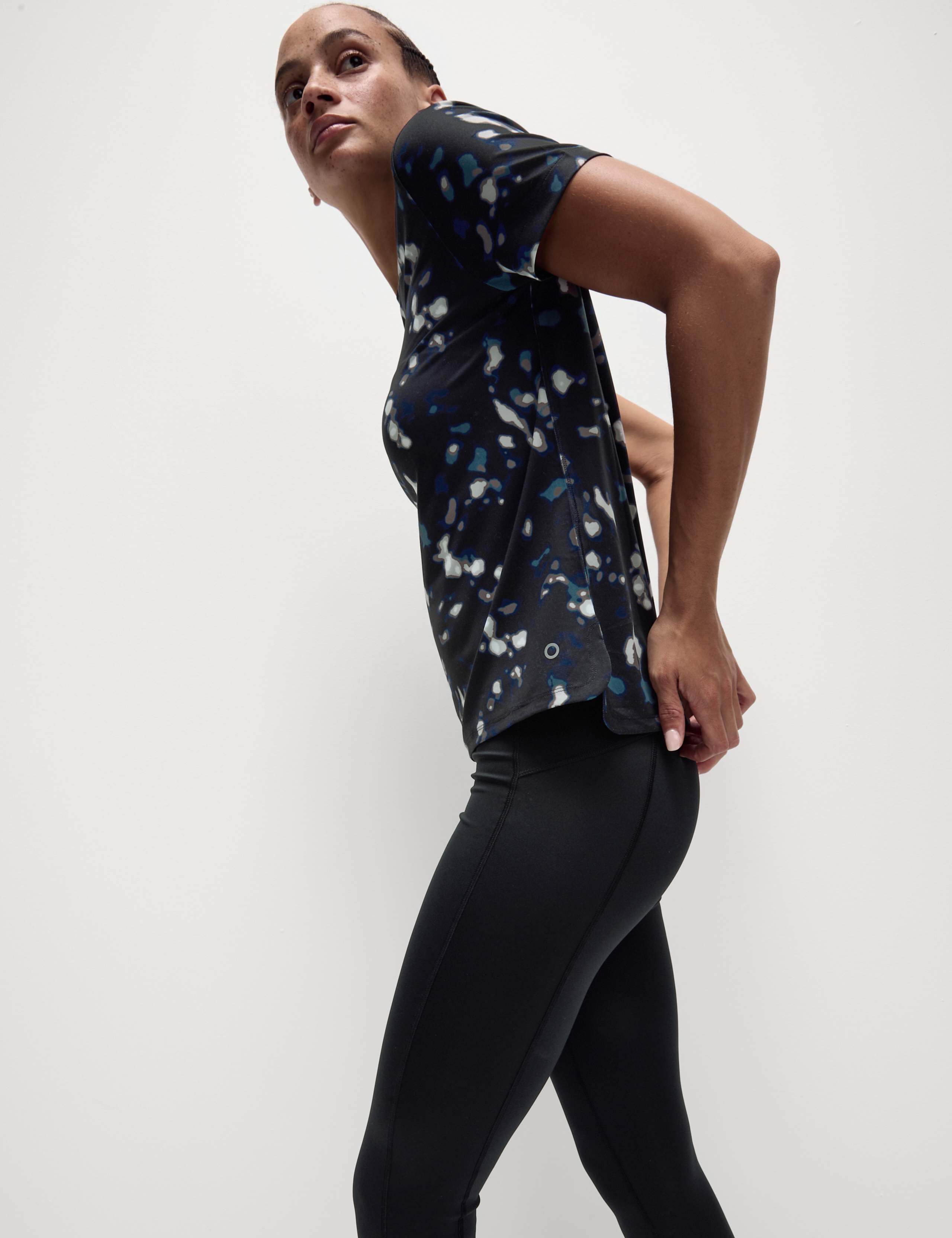 Printed Scoop Neck Fitted T-Shirt 5 of 7