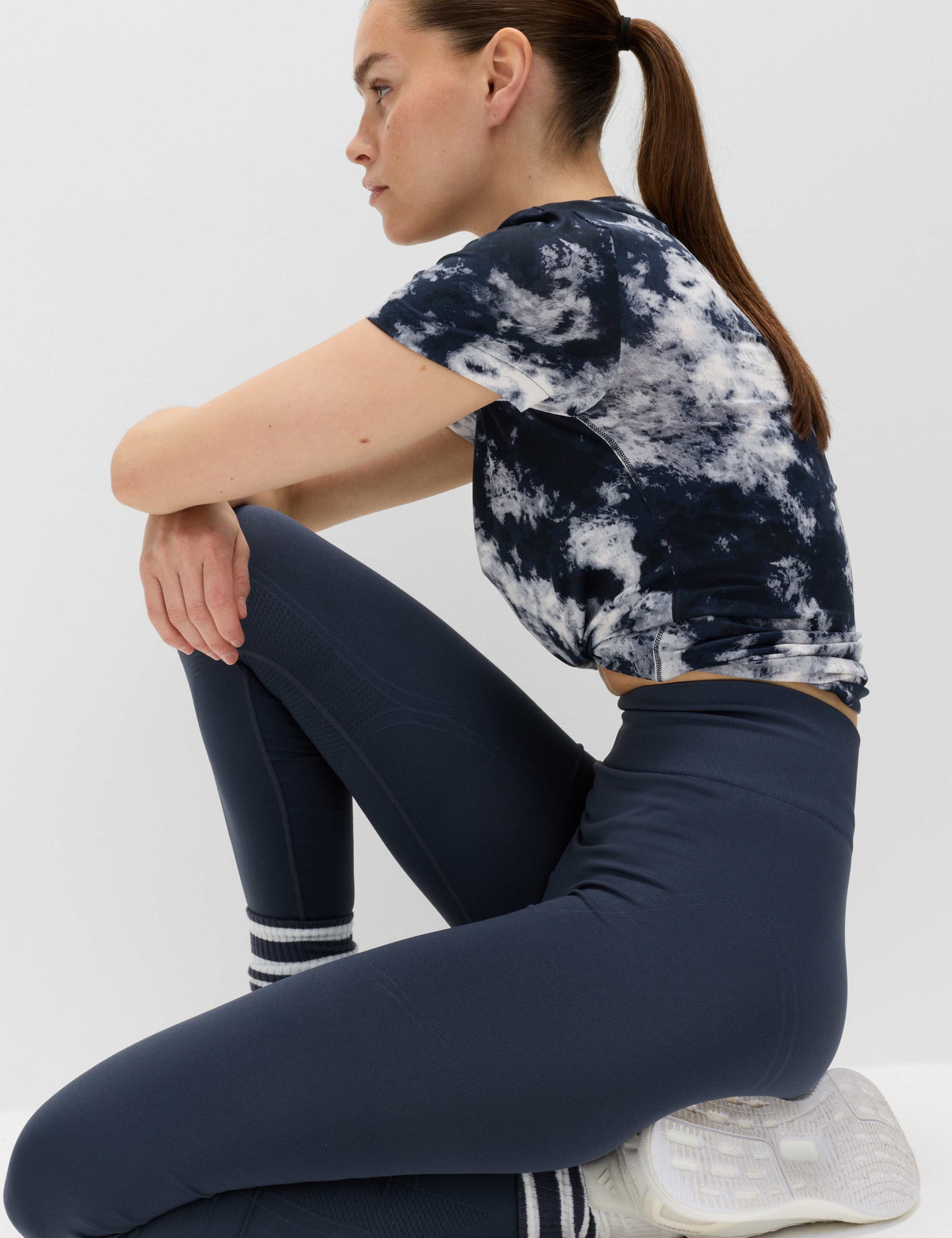 Printed Scoop Neck Fitted T-Shirt 7 of 7