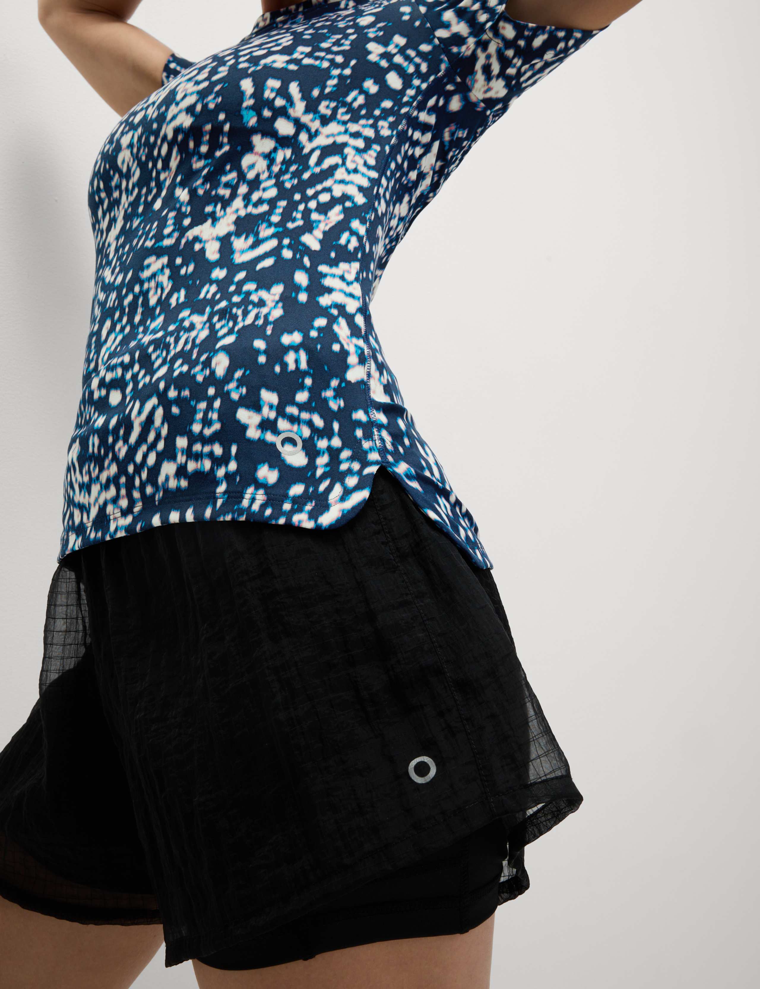 Printed Scoop Neck Fitted T-Shirt 6 of 7