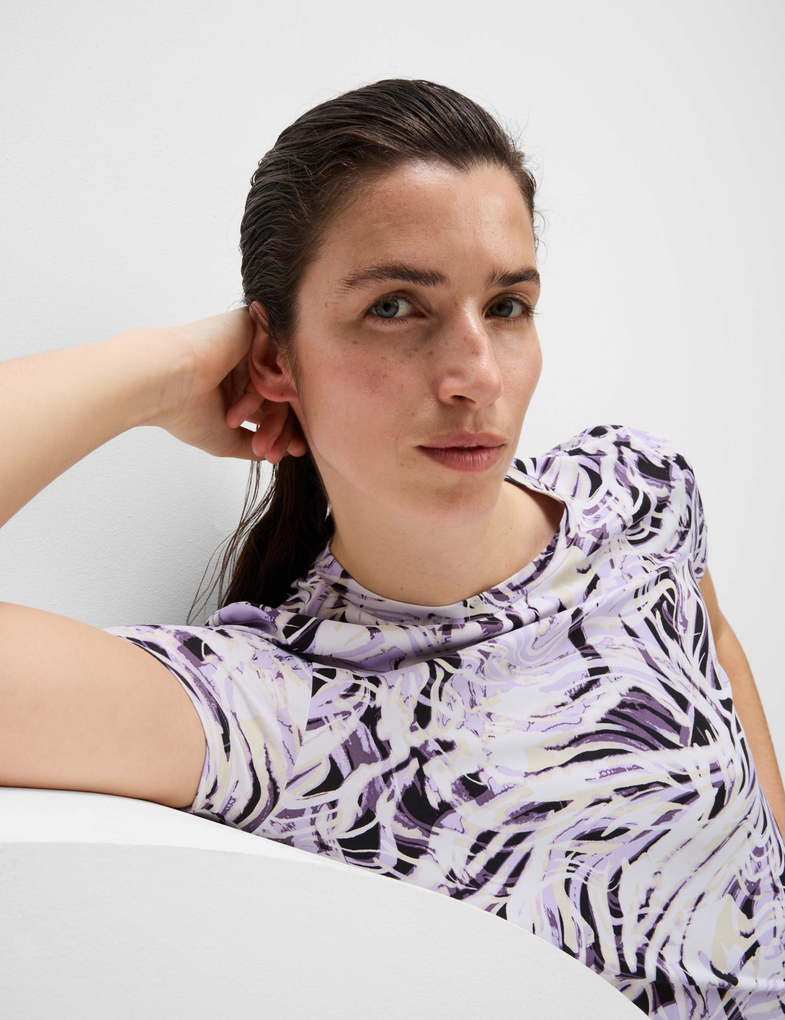 Printed Scoop Neck Fitted T-Shirt 1 of 5