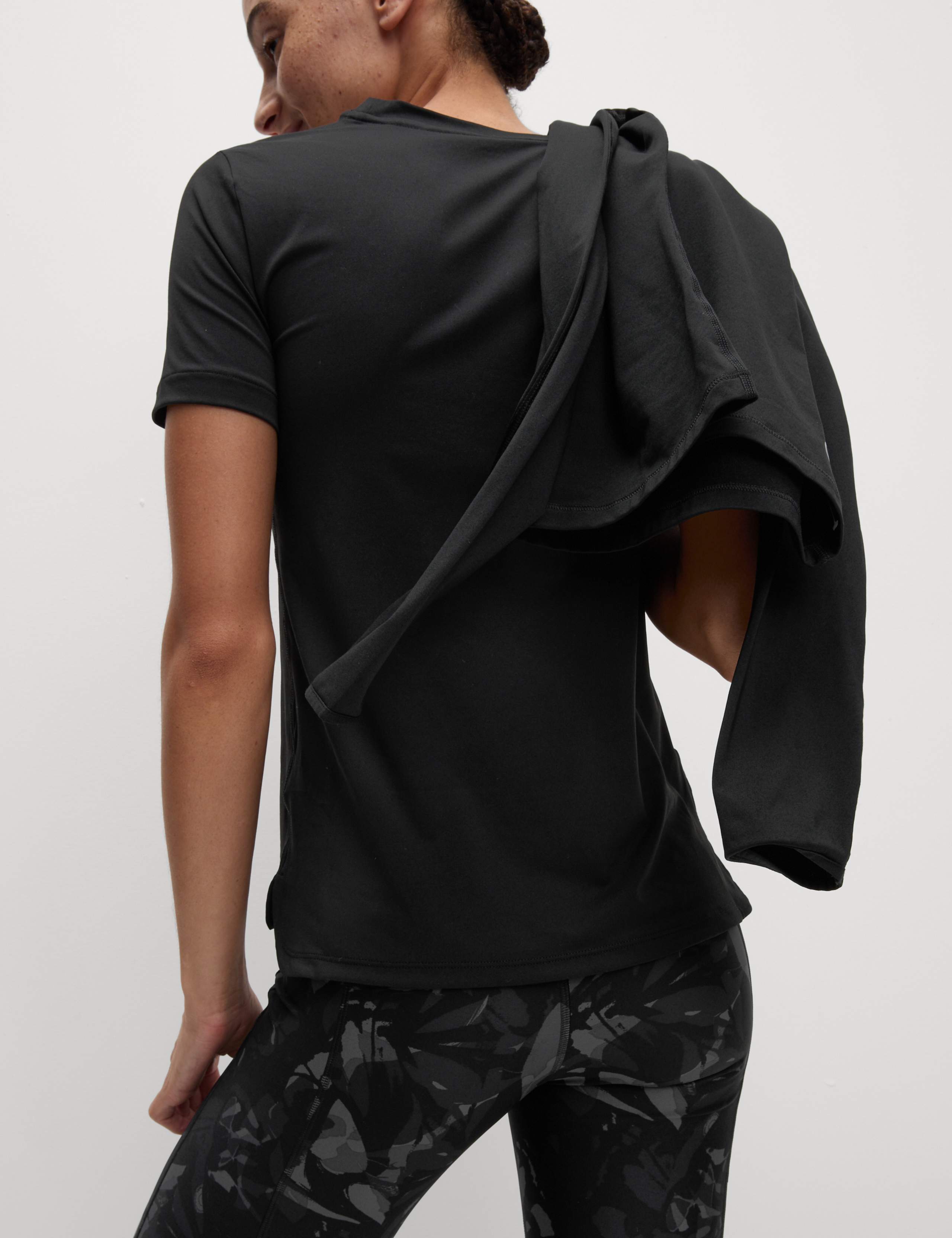Scoop Neck Fitted T-Shirt 4 of 6