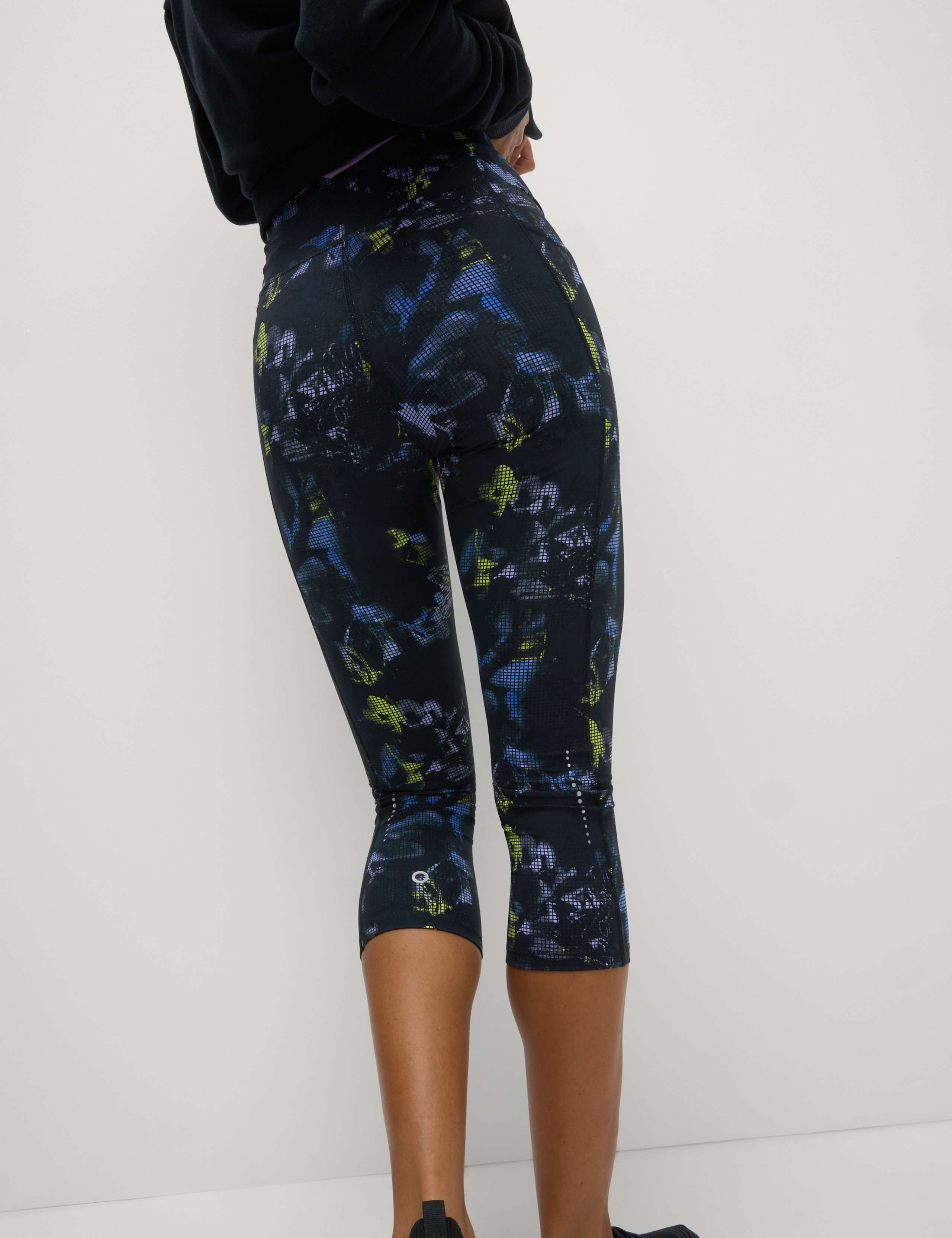 Go Train High Waisted Cropped Gym Leggings 5 of 6