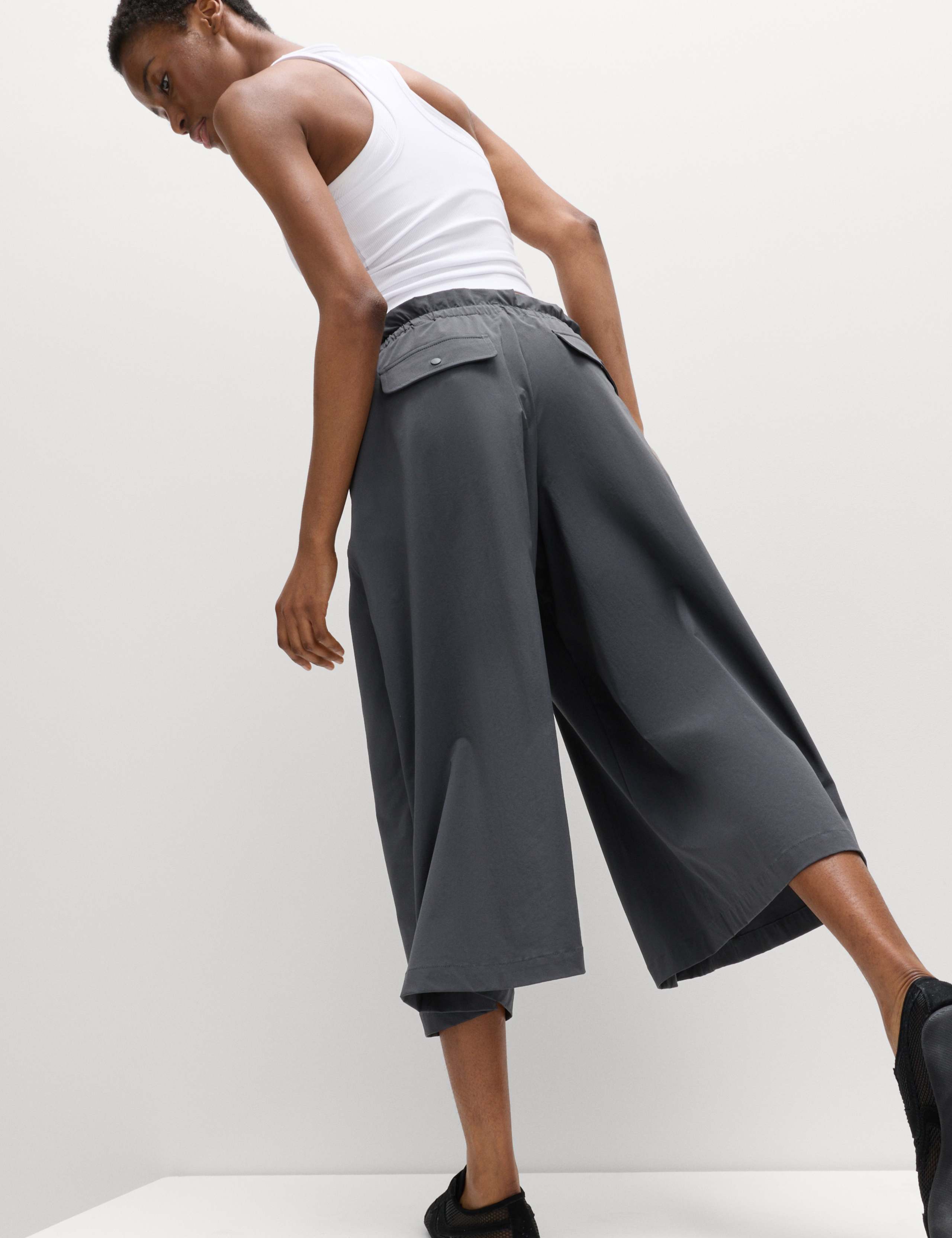 Woven Lightweight High Waisted Wide Leg Culottes 3 of 6