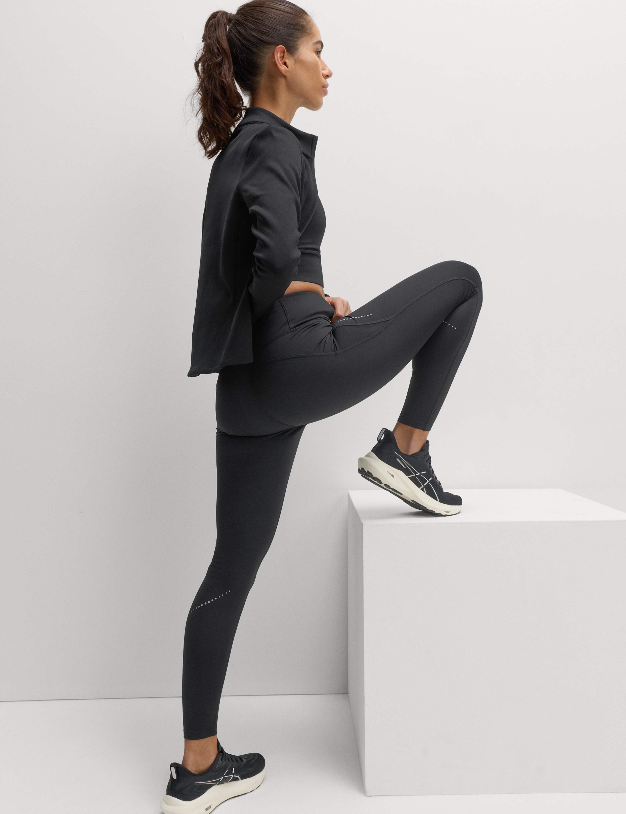 Ultraheat™ Thermal Reflective High Waisted Leggings 5 of 6