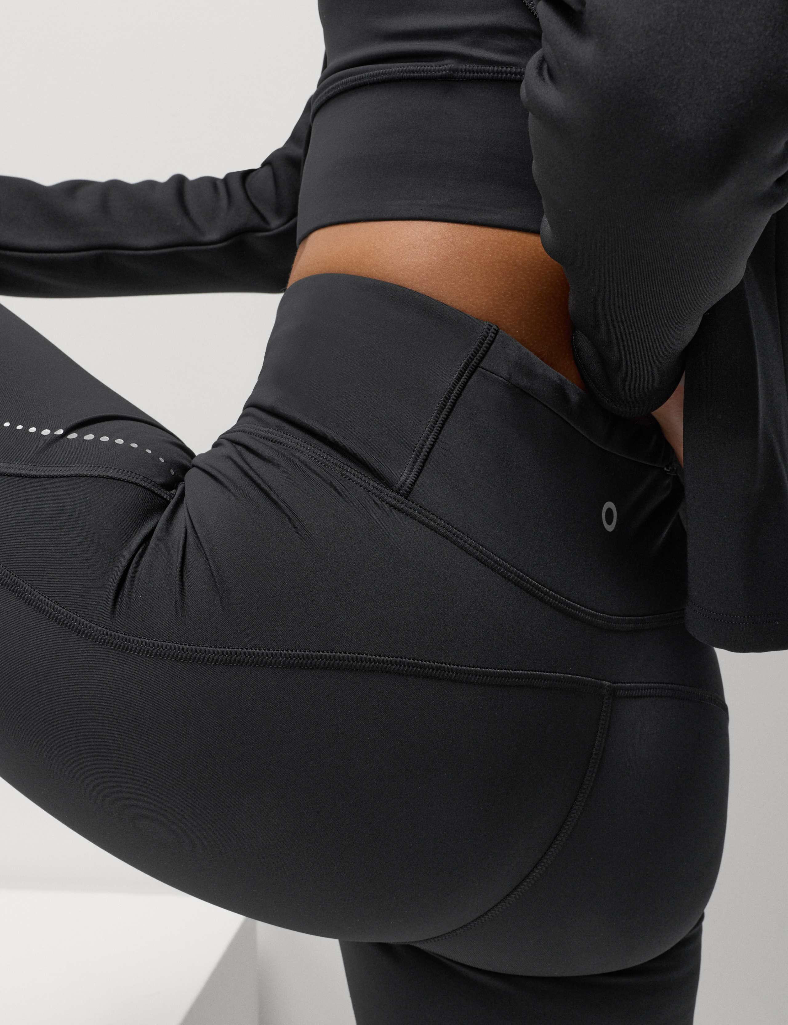 Ultraheat™ Thermal Reflective High Waisted Leggings 6 of 6