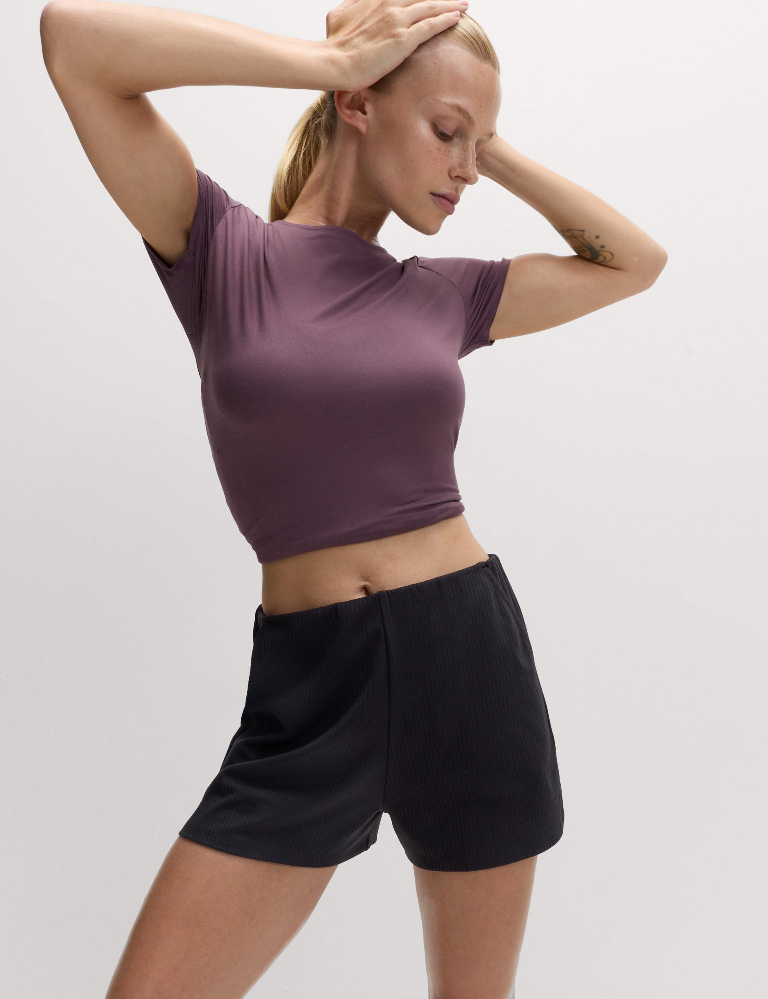 Go Balance Ribbed High Waisted Shorts 3 of 7