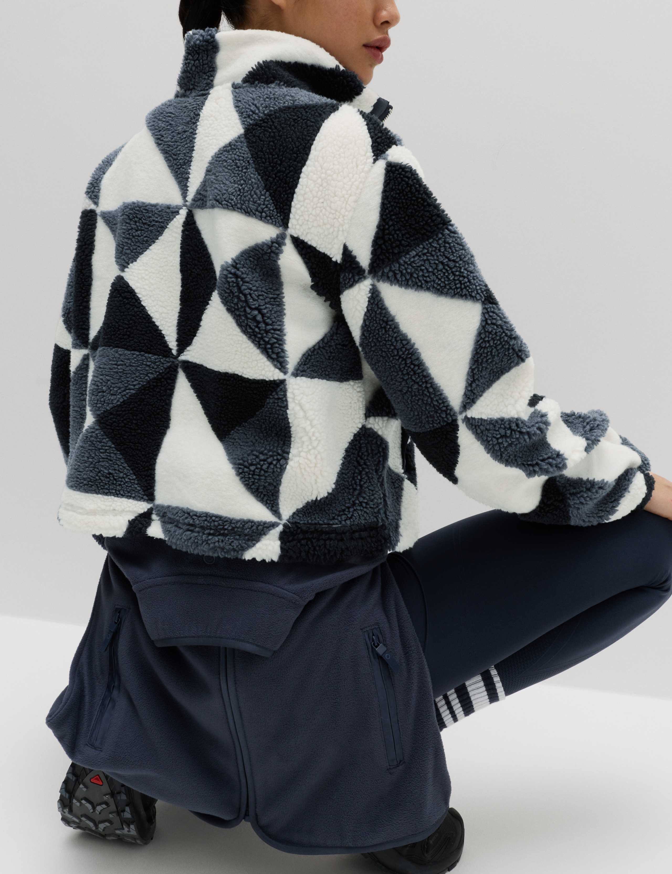 Borg Printed Funnel Neck Fleece Jacket 4 of 6