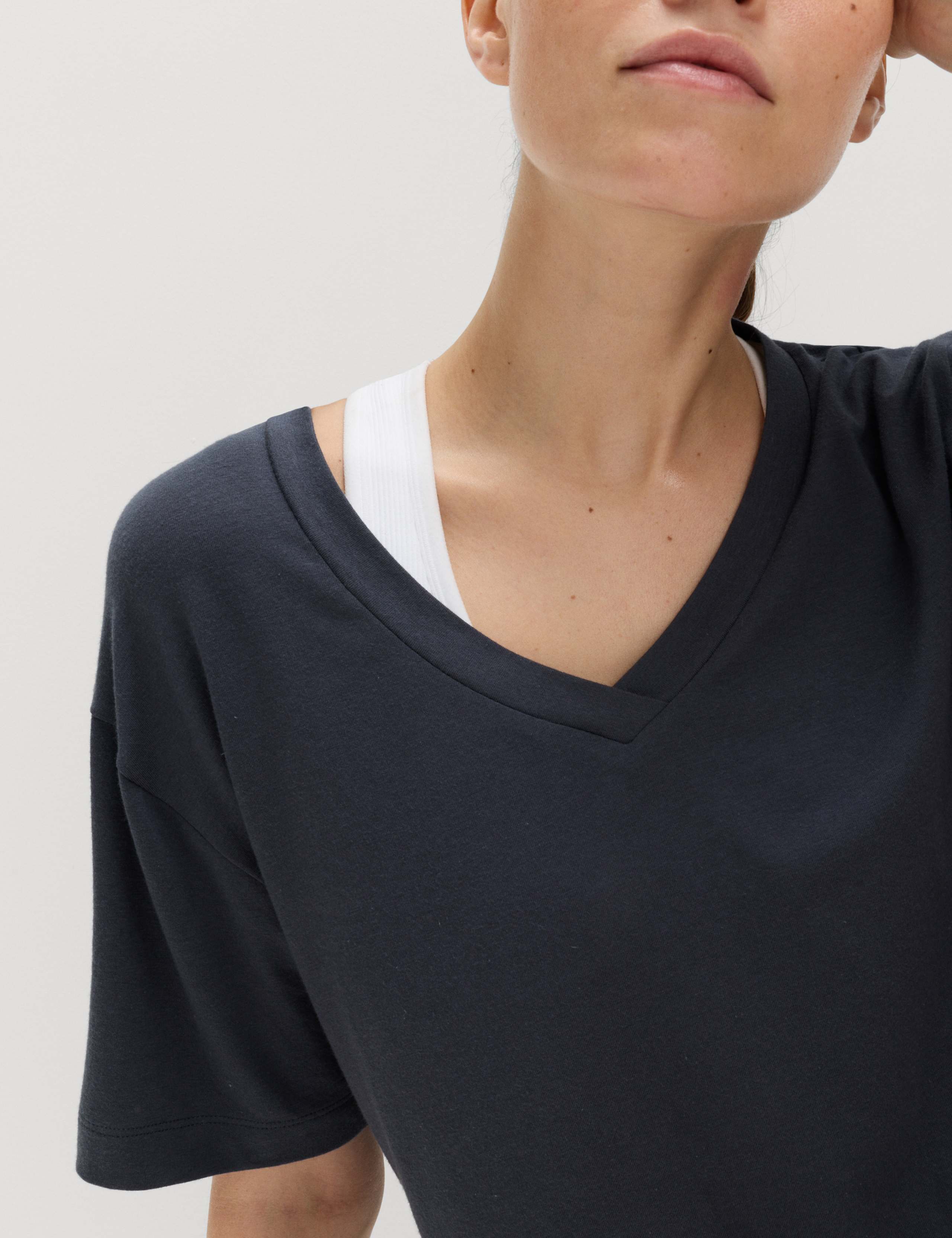 Modal Blend V-Neck Lightweight T-Shirt 4 of 5