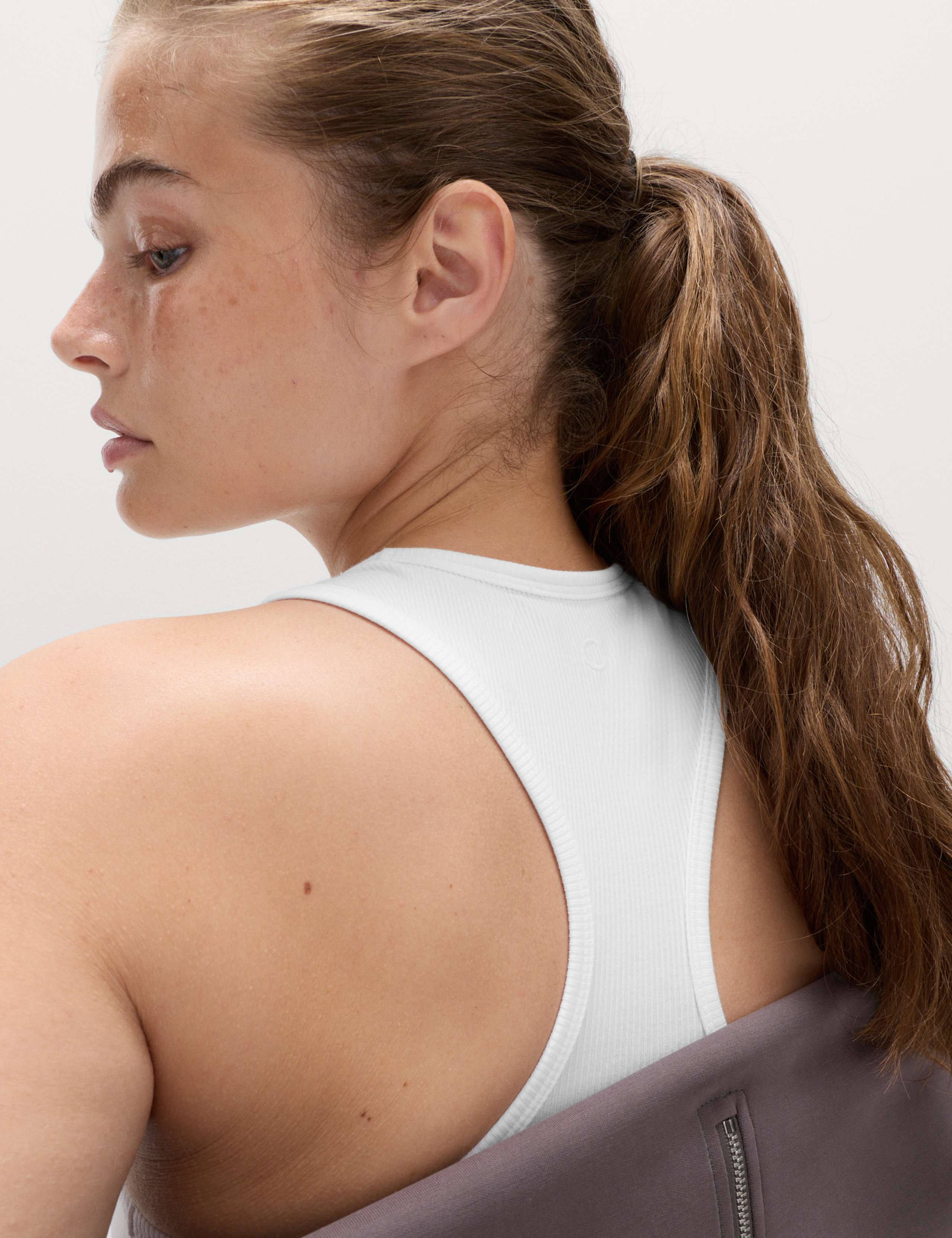 Modal Rich Textured Round Neck Fitted Vest 4 of 5