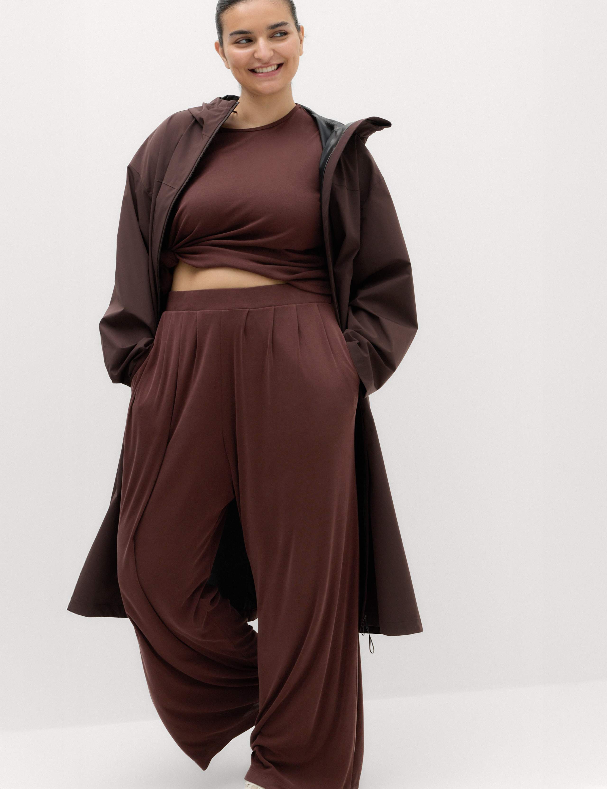 Modal Rich Pleated Wide Leg Joggers 3 of 5