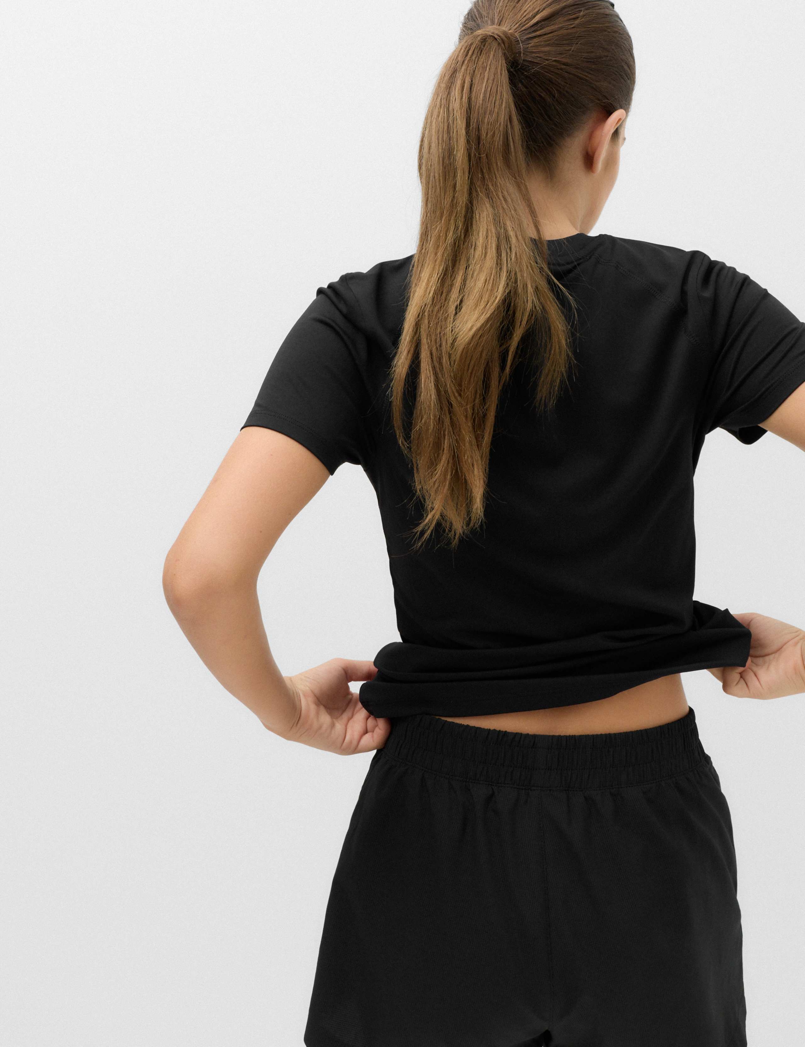Round Neck Fitted T-Shirt 3 of 5