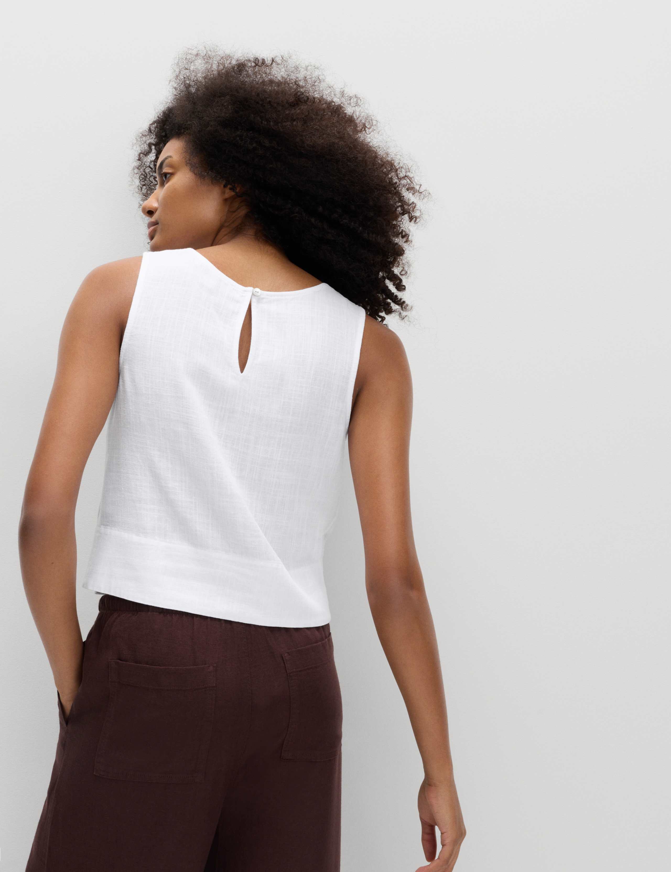 Vest with Linen 3 of 5