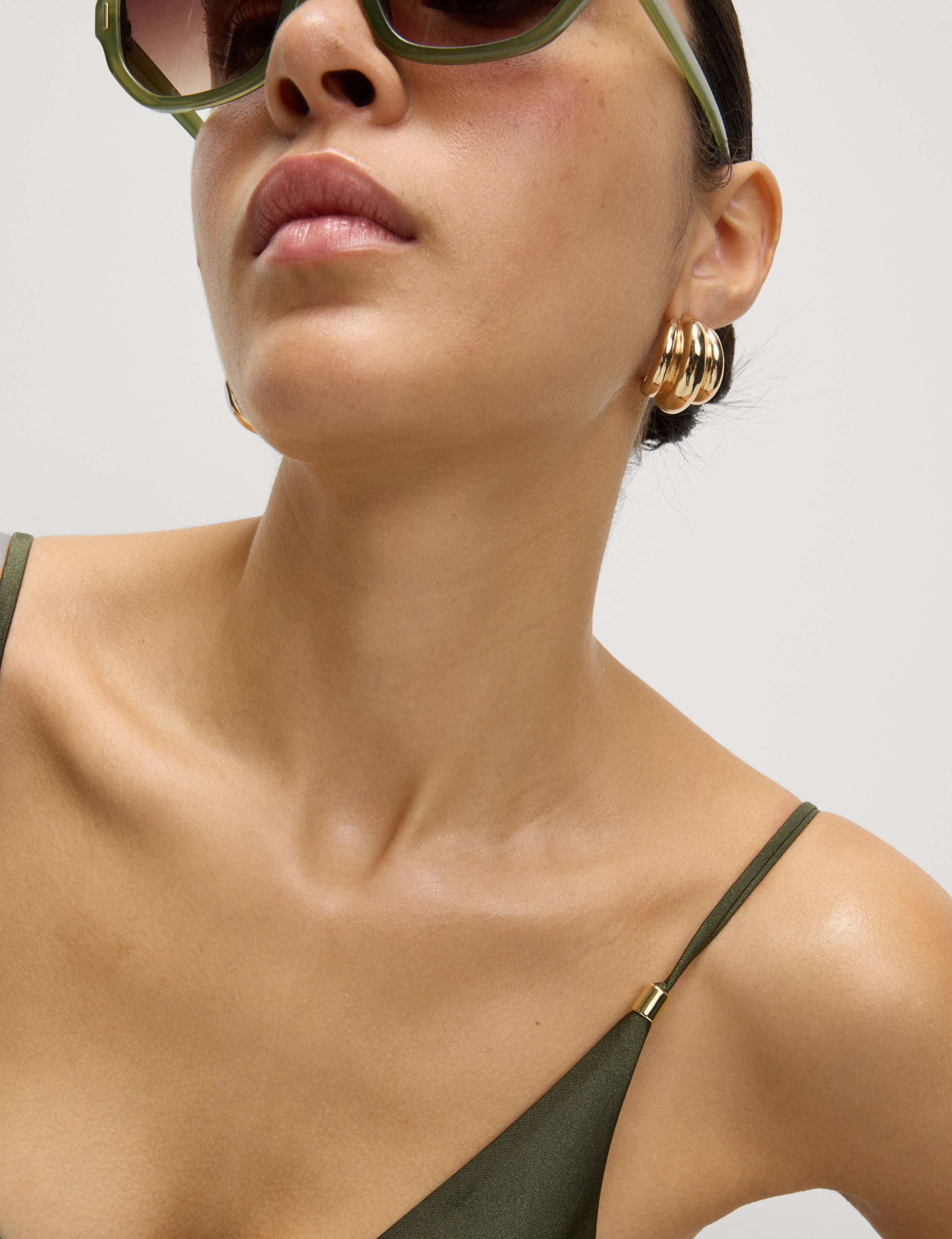 Trim Detail Plunge V-Neck Swimsuit 5 of 6