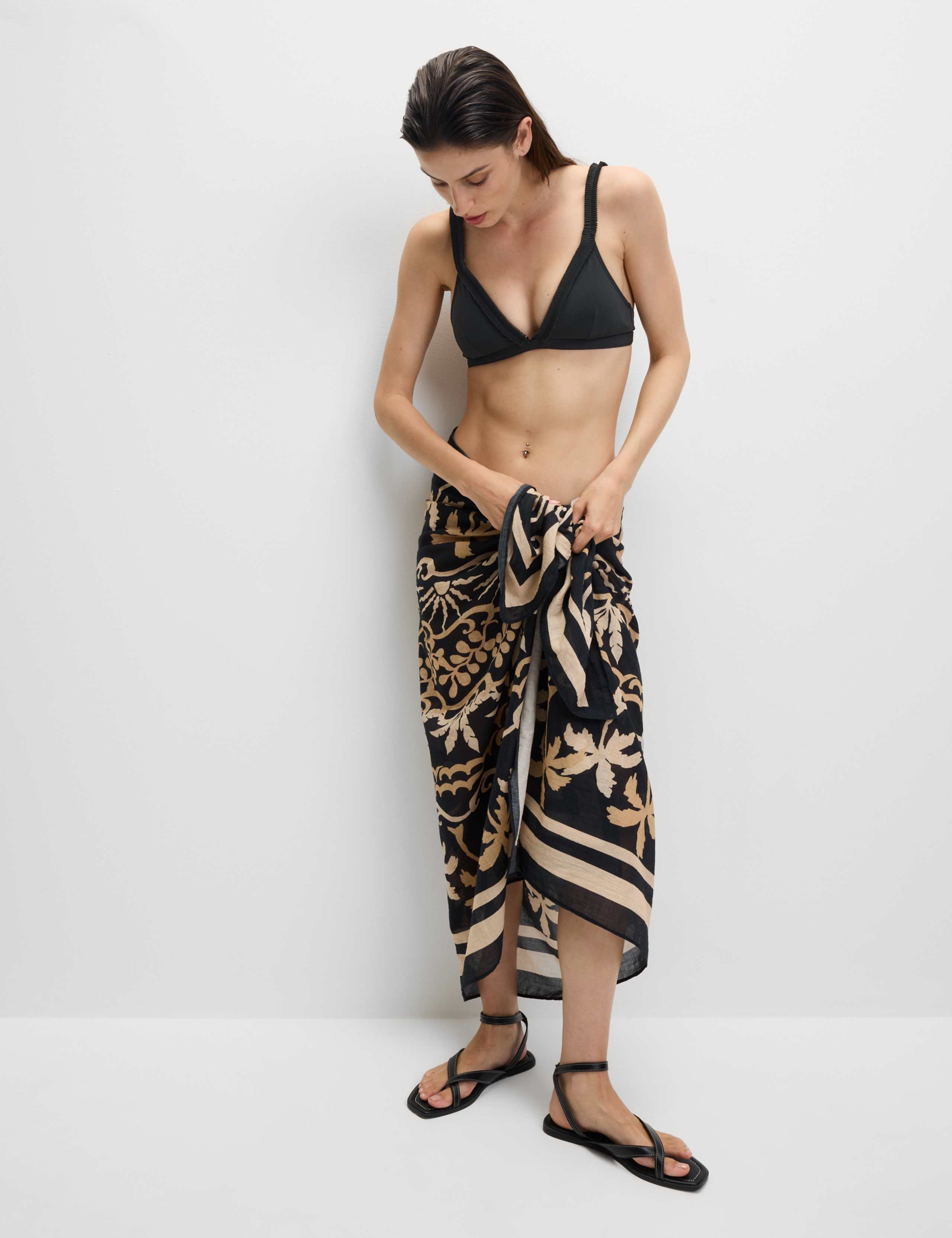 Pleated Detail Plunge Bikini Top 4 of 6