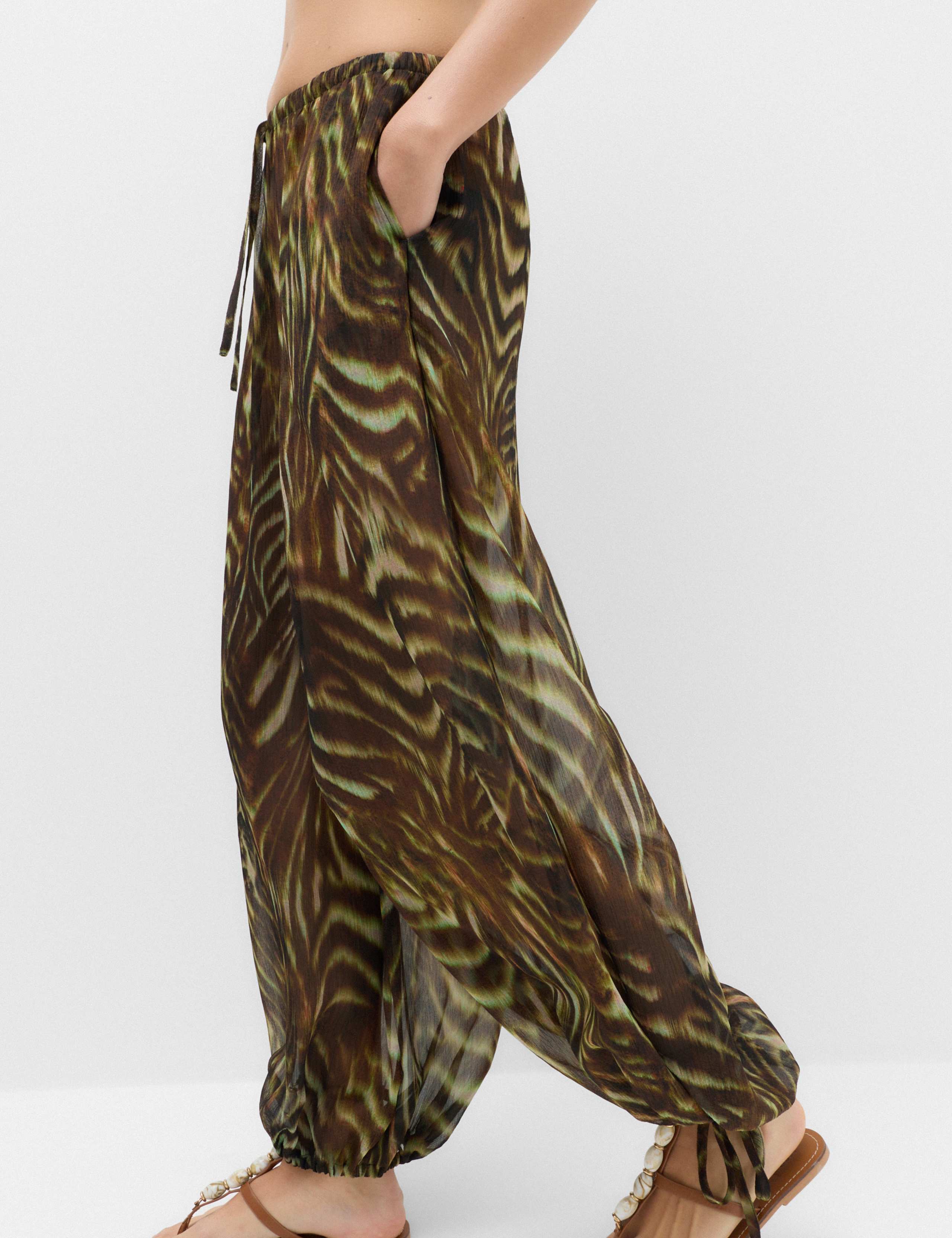 Printed Bubble Hem Beach Trousers 6 of 7