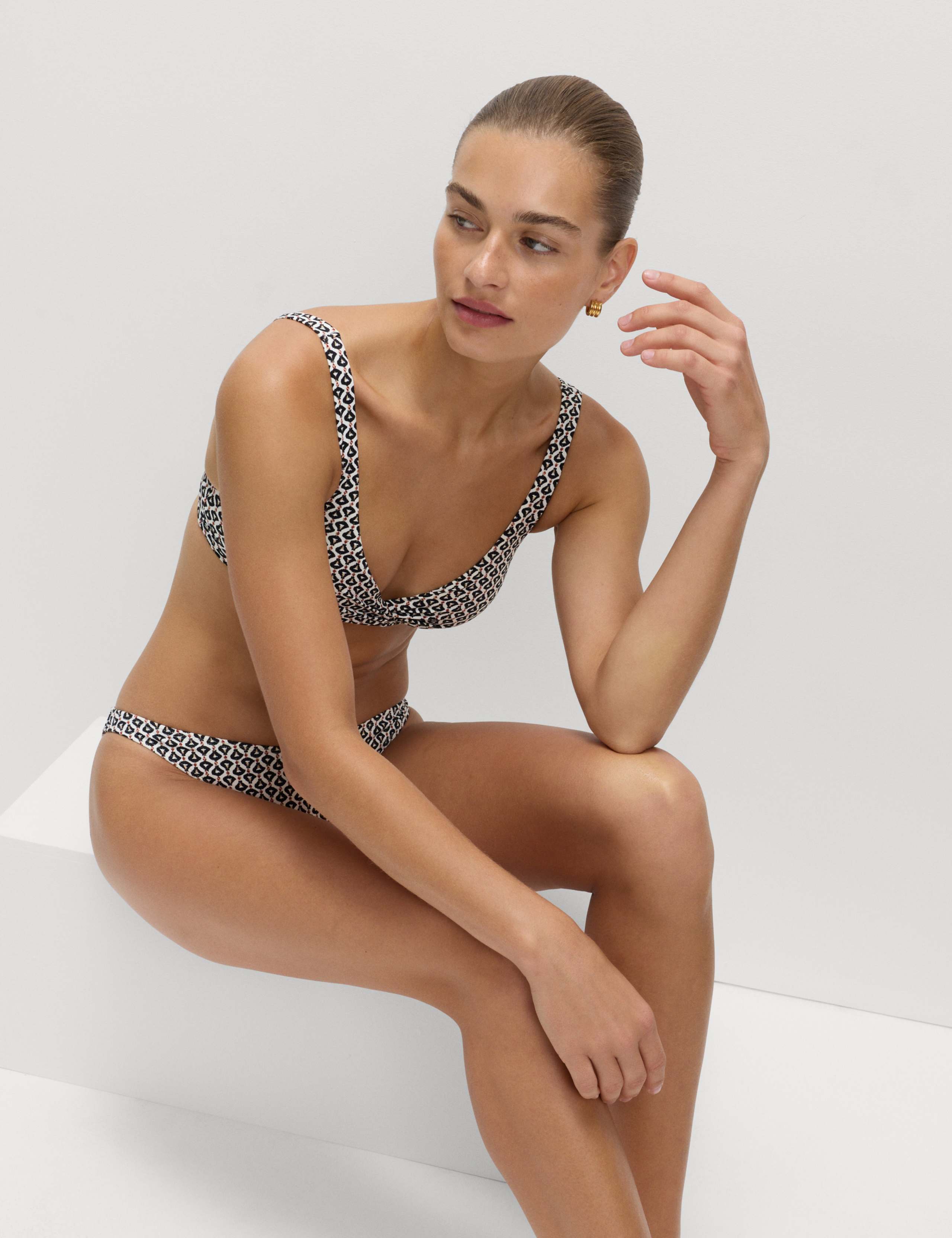 Printed Twist Front Plunge Bikini Top 6 of 6