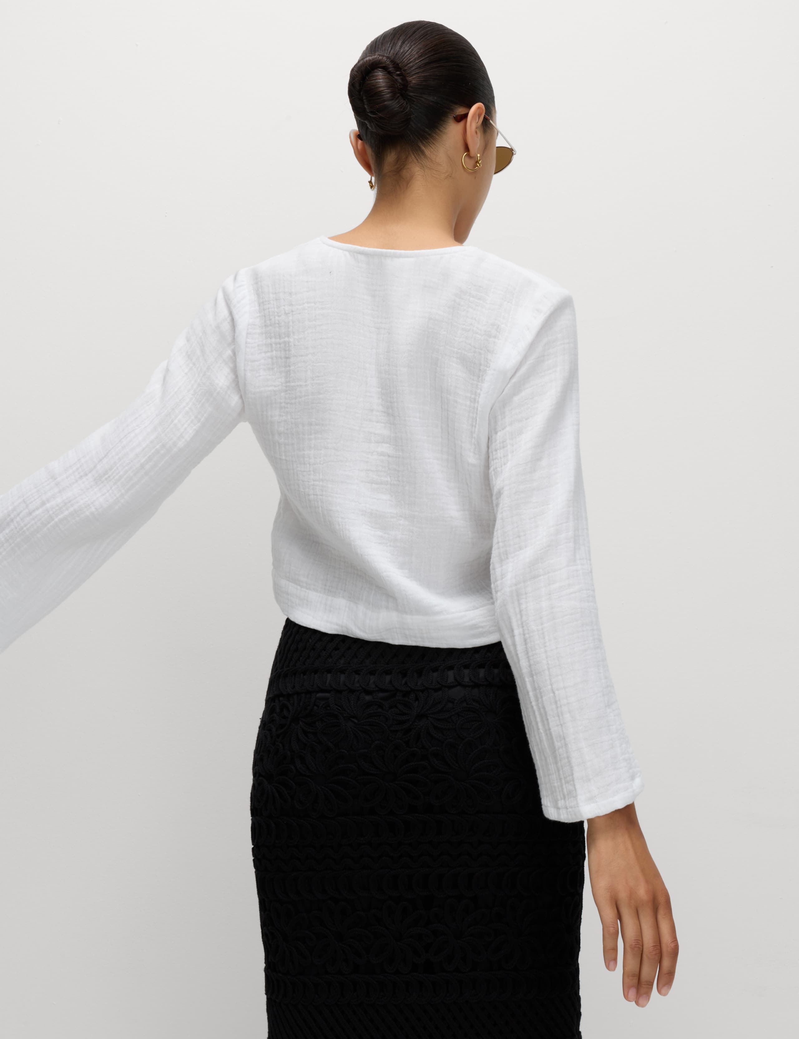 Pure Cotton V-Neck Tie Front Beach Top 5 of 6