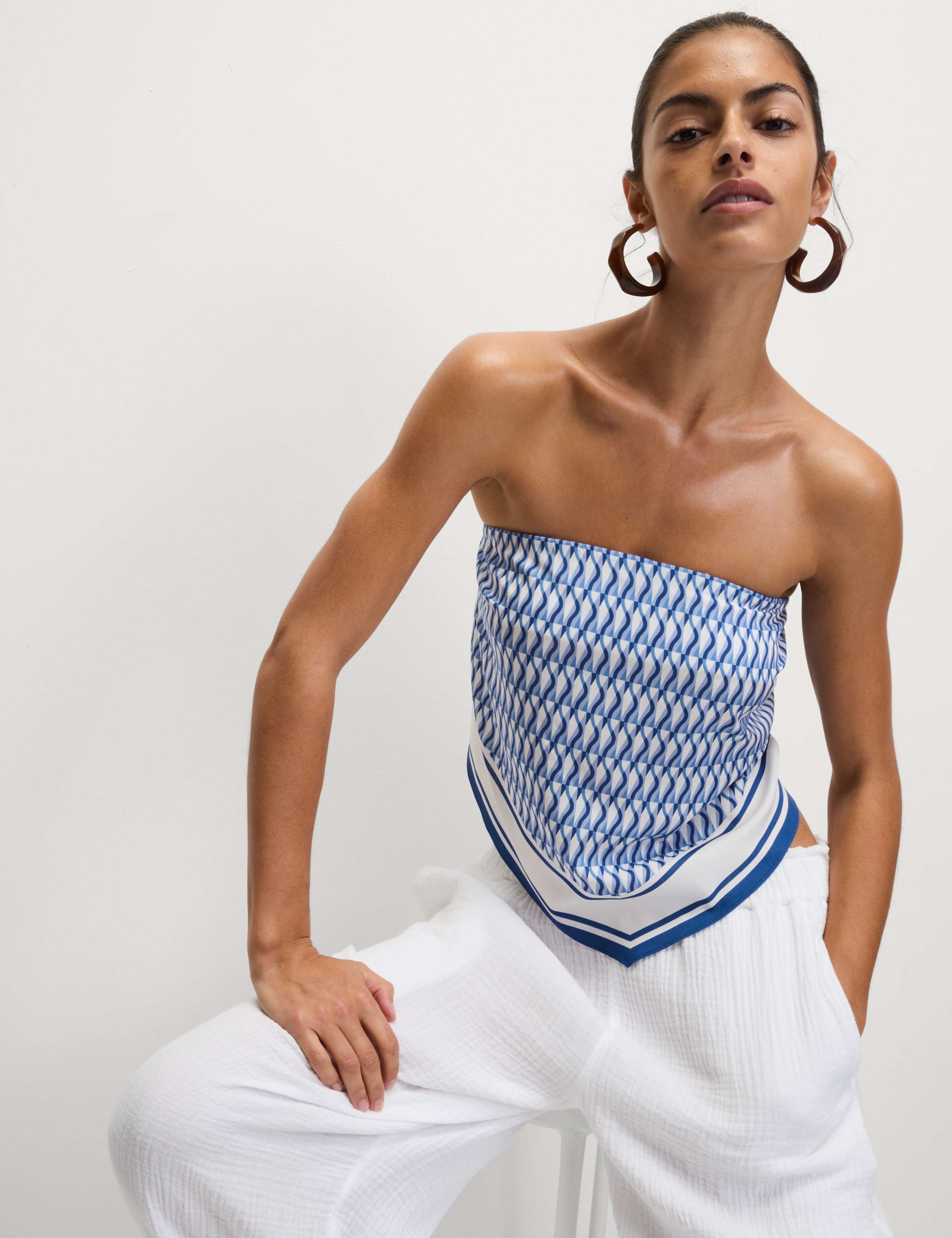 Printed Handkerchief Hem Bandeau Top 3 of 3