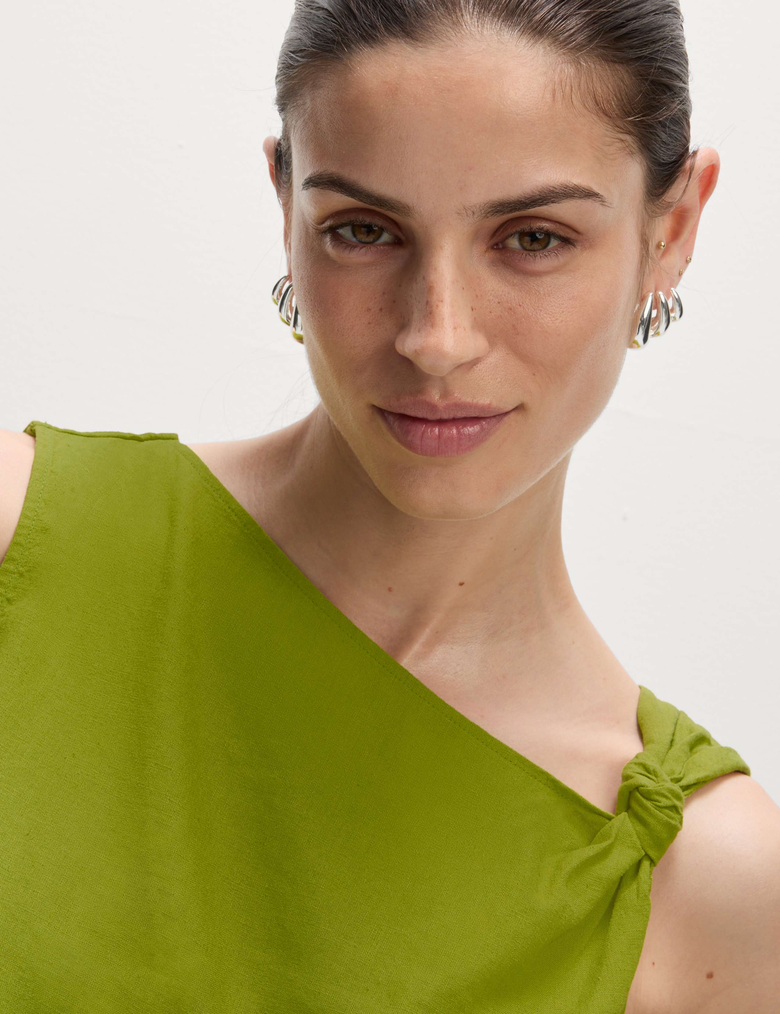 Linen Rich Twist One Shoulder Top 4 of 8