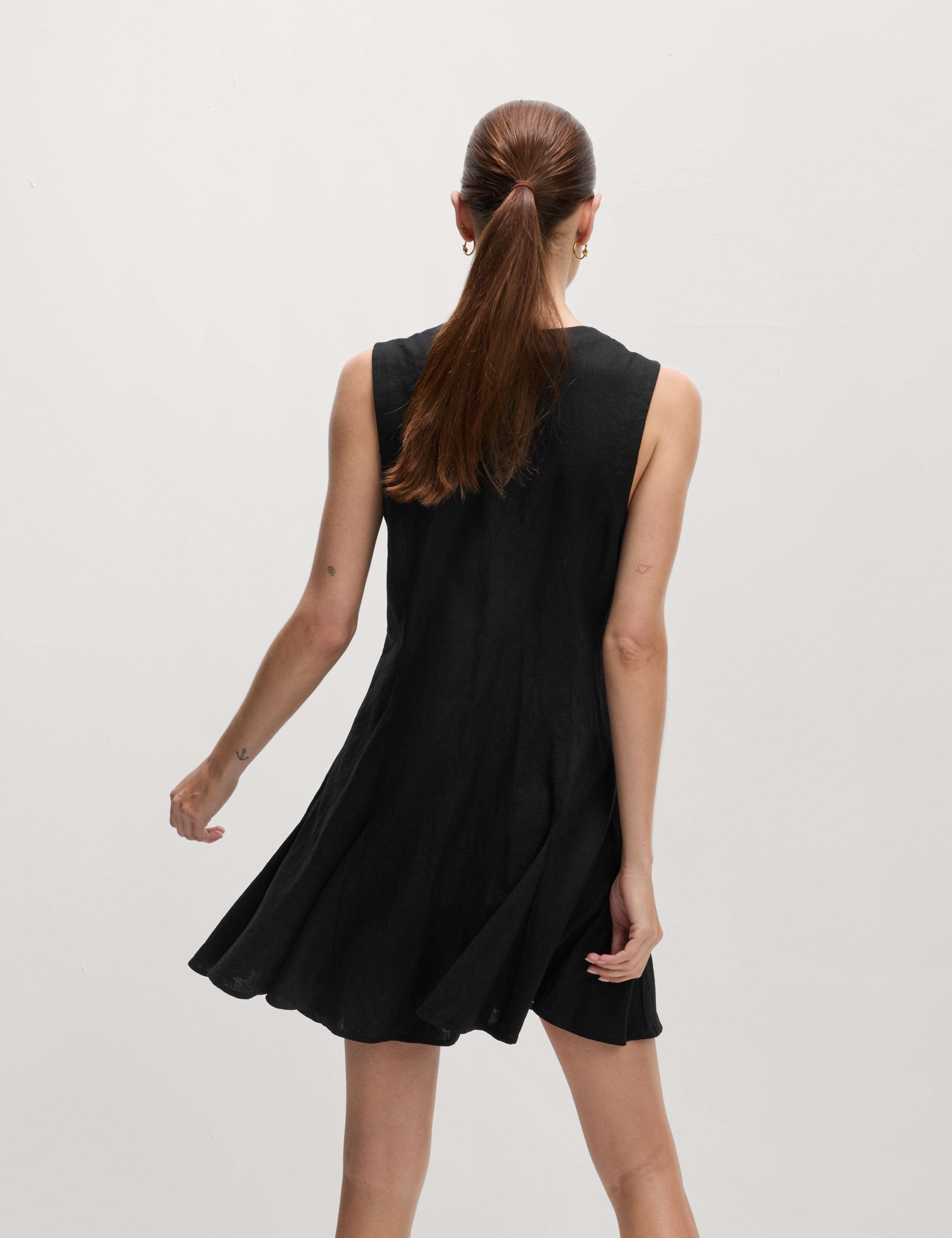 Linen Rich V-Neck Mini Shift Dress 4 of 5