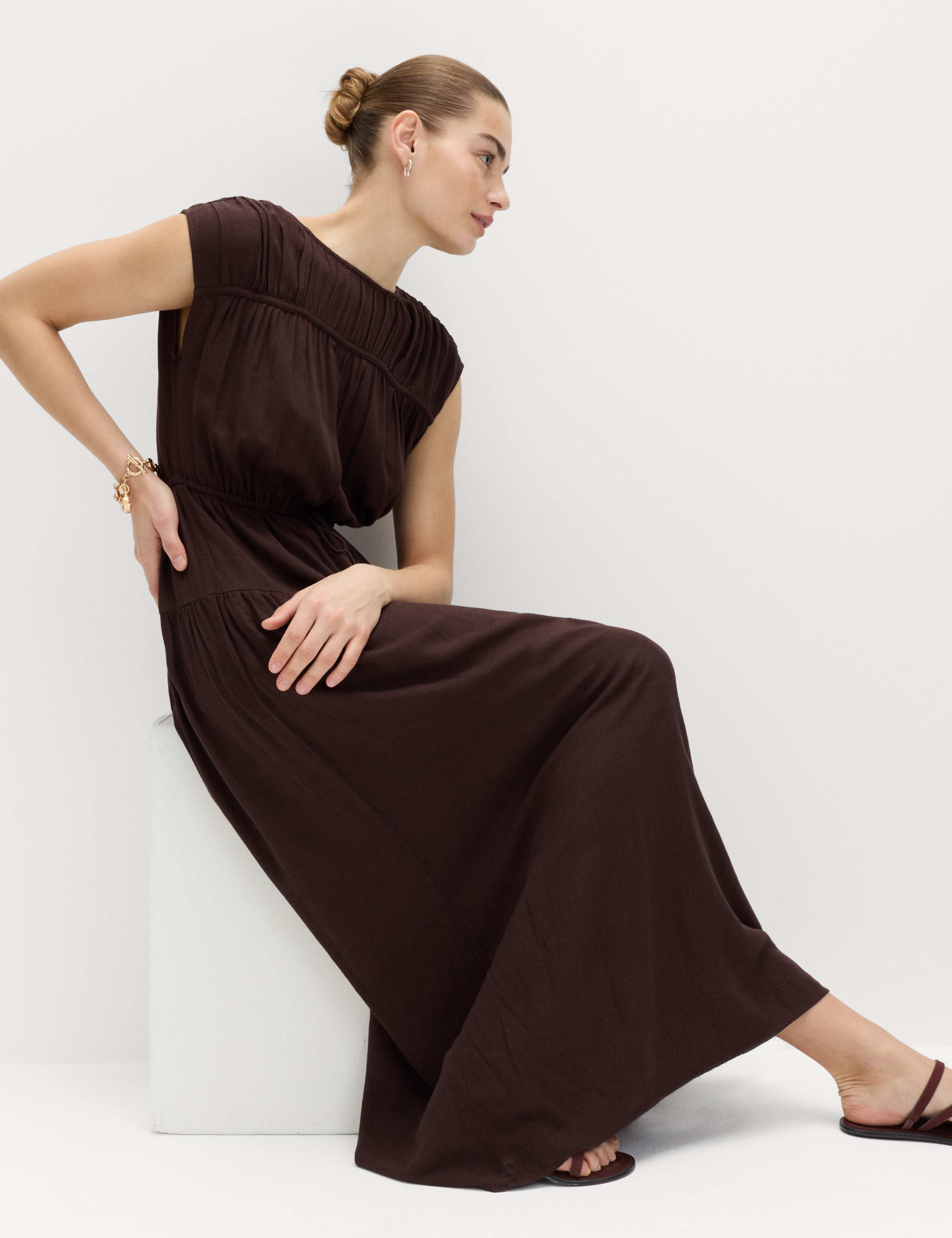 Ruched Maxi Waisted Dress with Linen 5 of 6