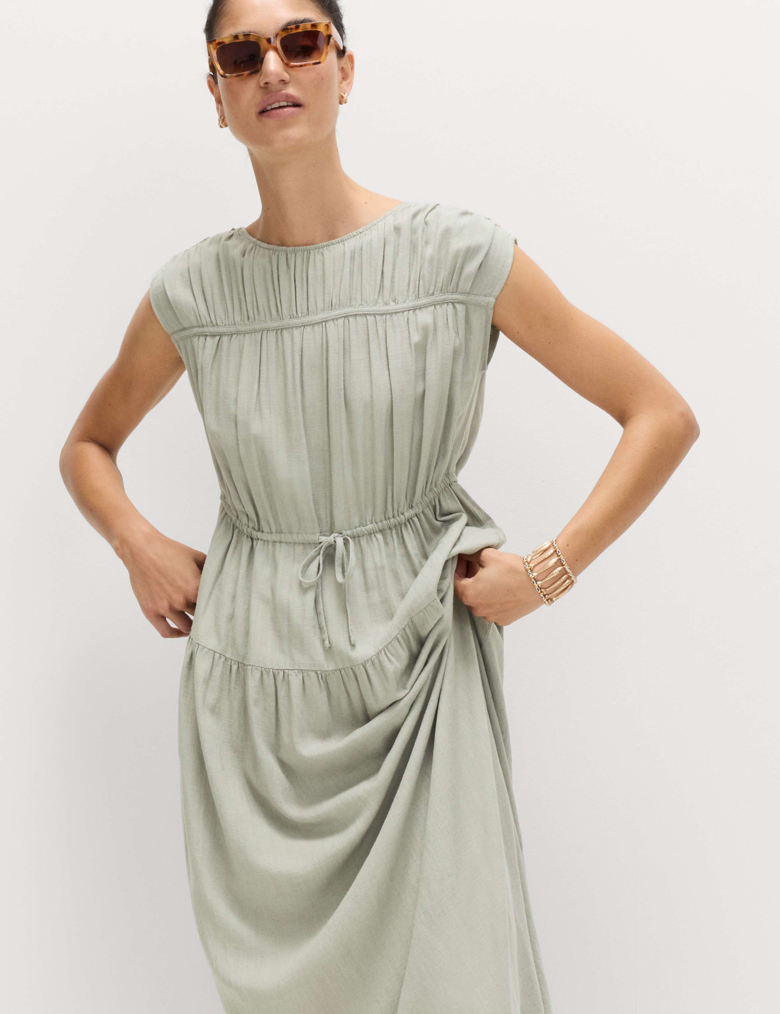 Ruched Maxi Waisted Dress with Linen 4 of 7