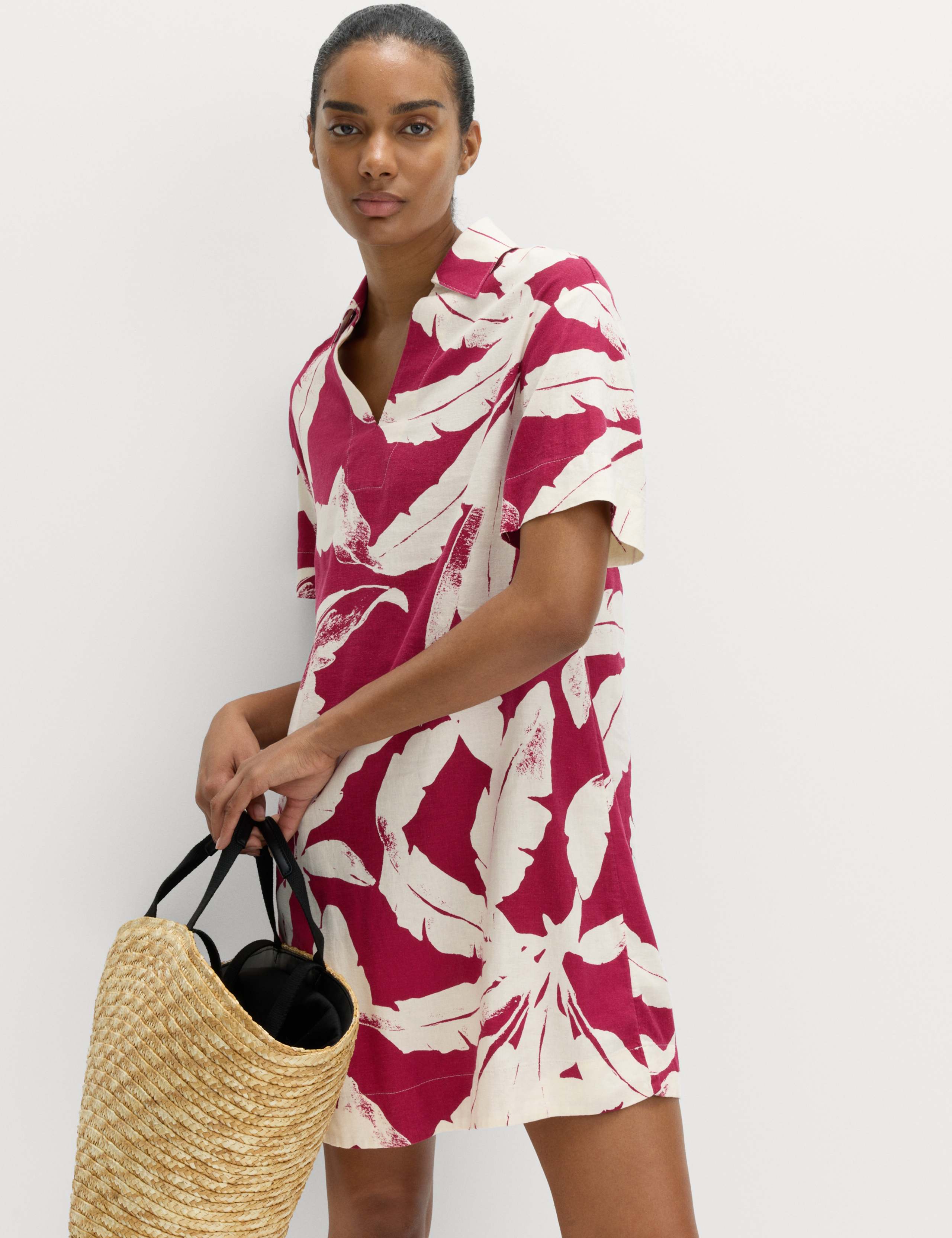 Linen Rich Printed V-Neck Popover Dress 4 of 4