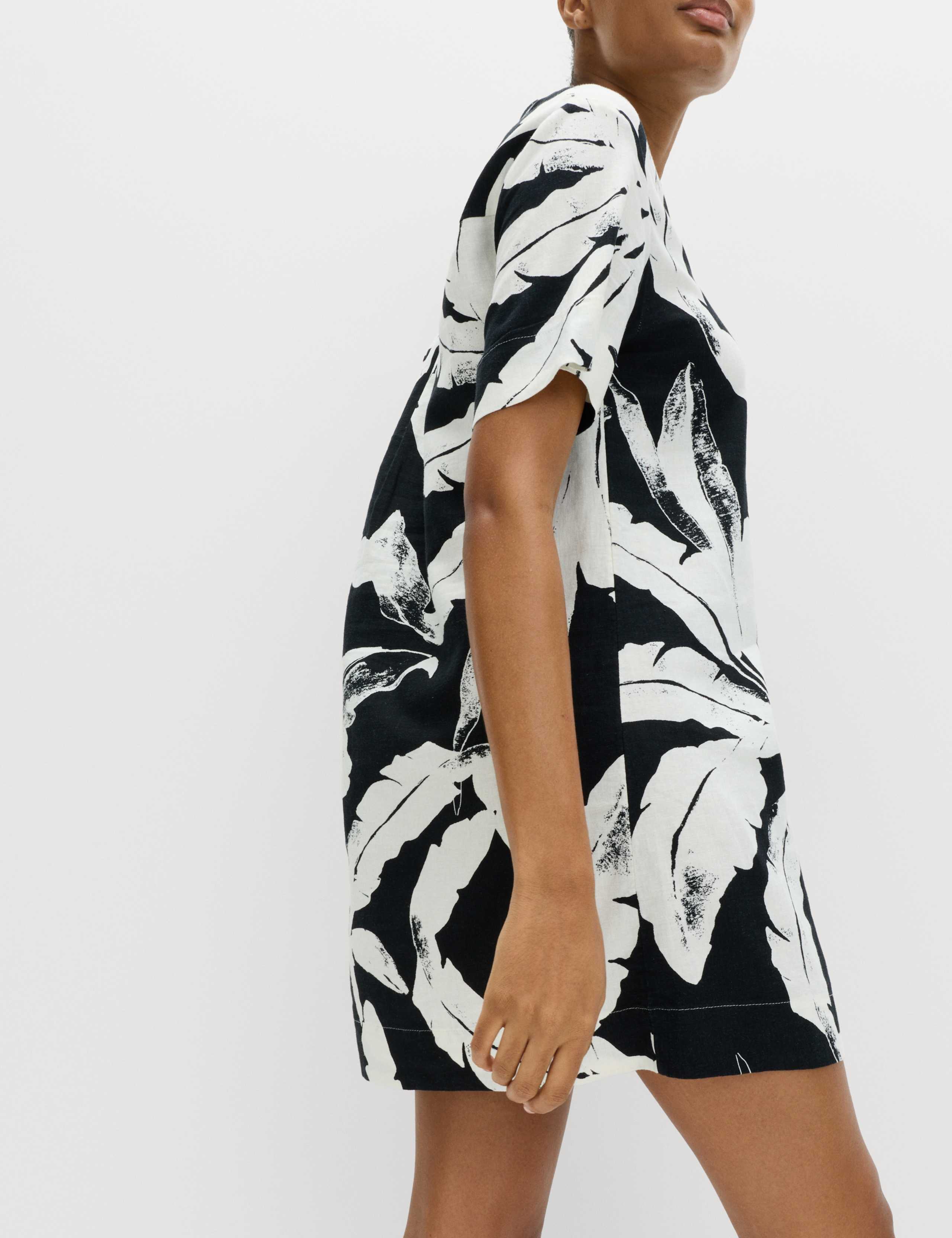 Linen Rich Printed V-Neck Popover Dress 5 of 5